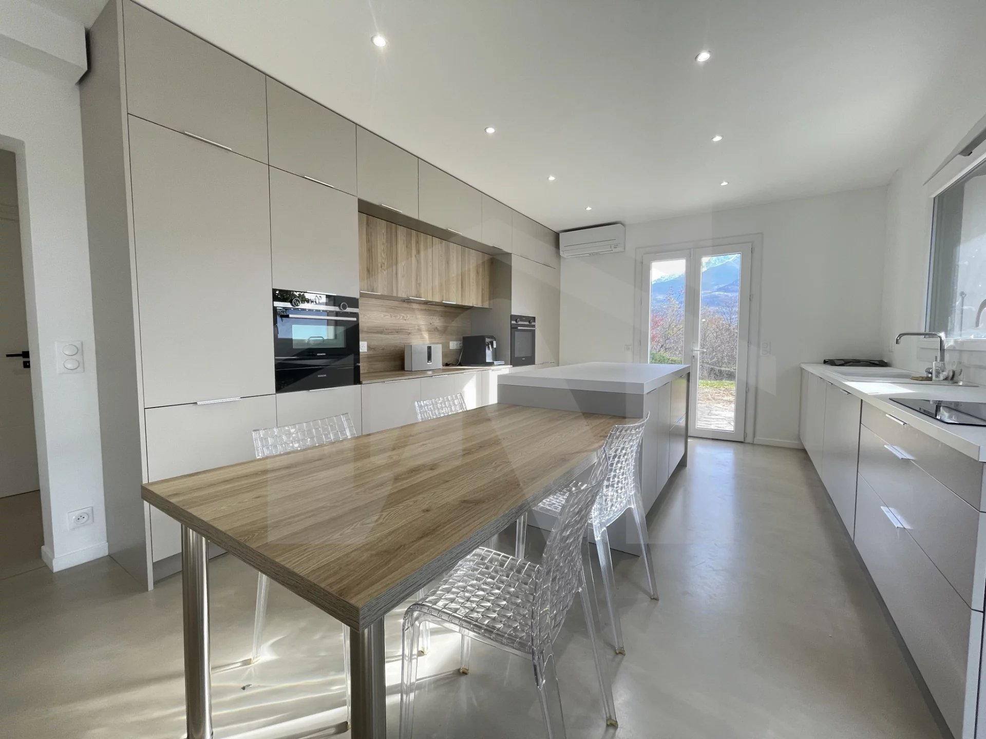 Maison d'exception entièrement rénovée   Saint-Nazaire-les-E