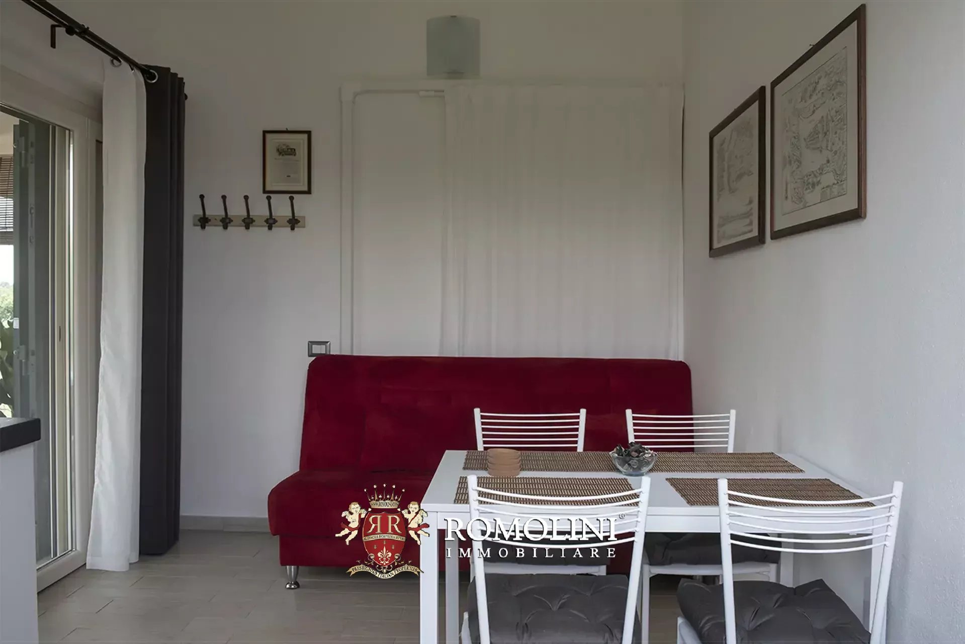 2 Bedroom Vineyard's Image 23