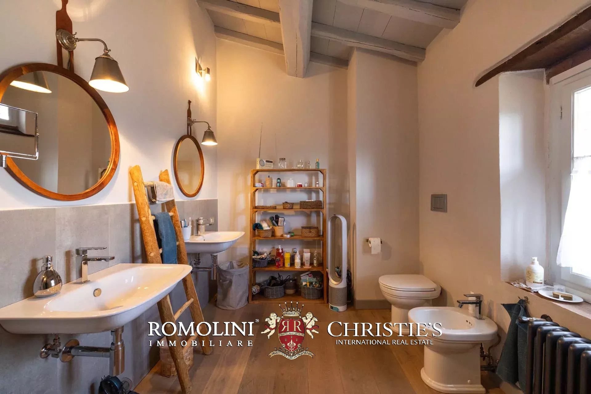 5 Bedroom Villa/Townhouse's Image 31