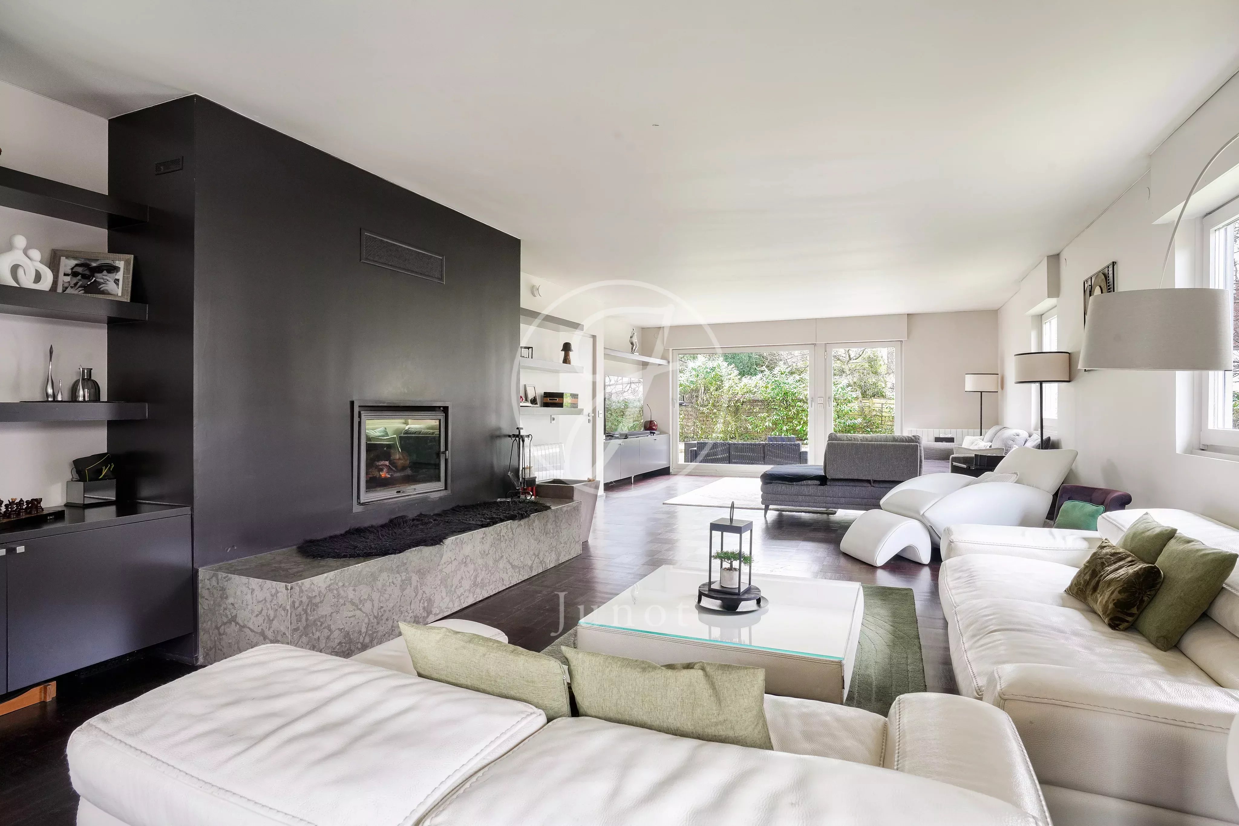 LE VESINET - MERLETTES - Maison à vendre - 4 chambres - 215m² - Terrain 818m²