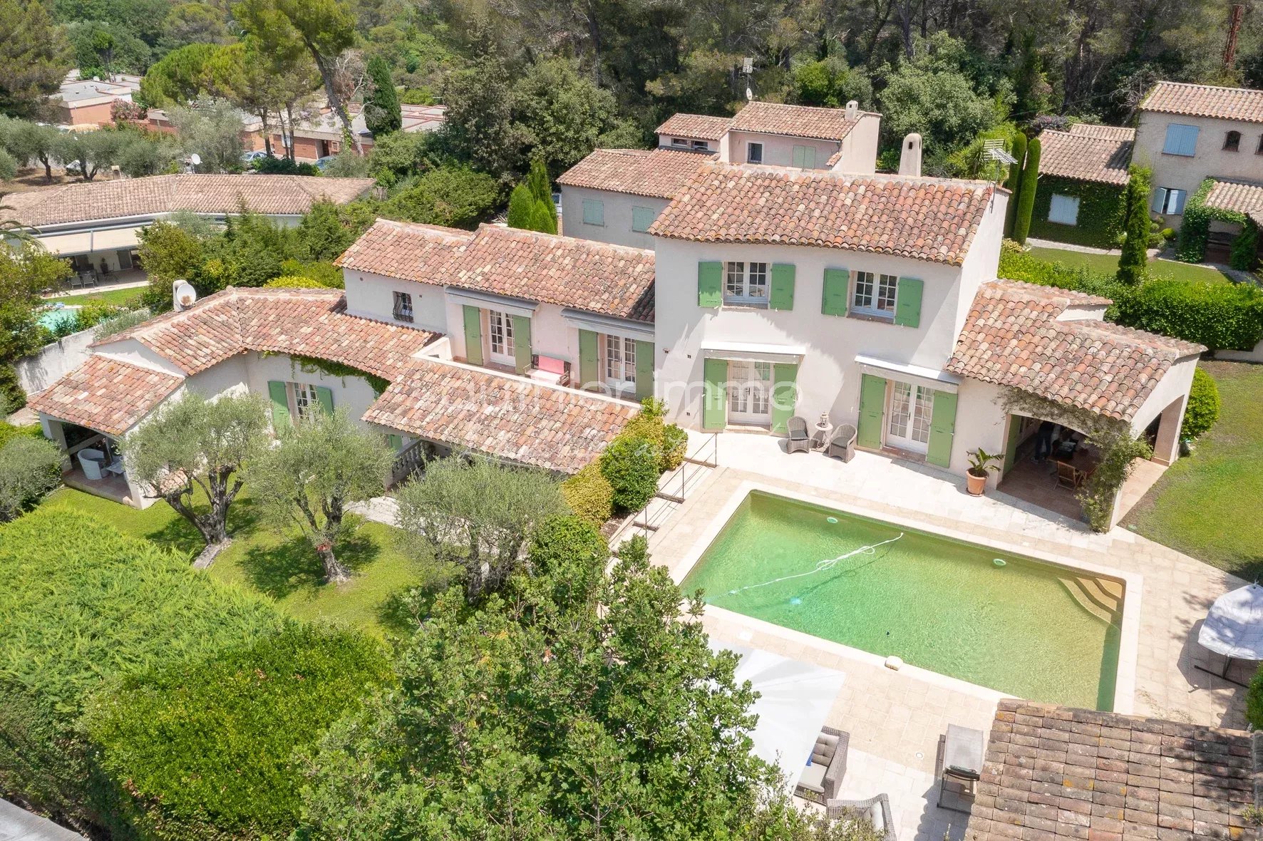 Agence immobilière de 