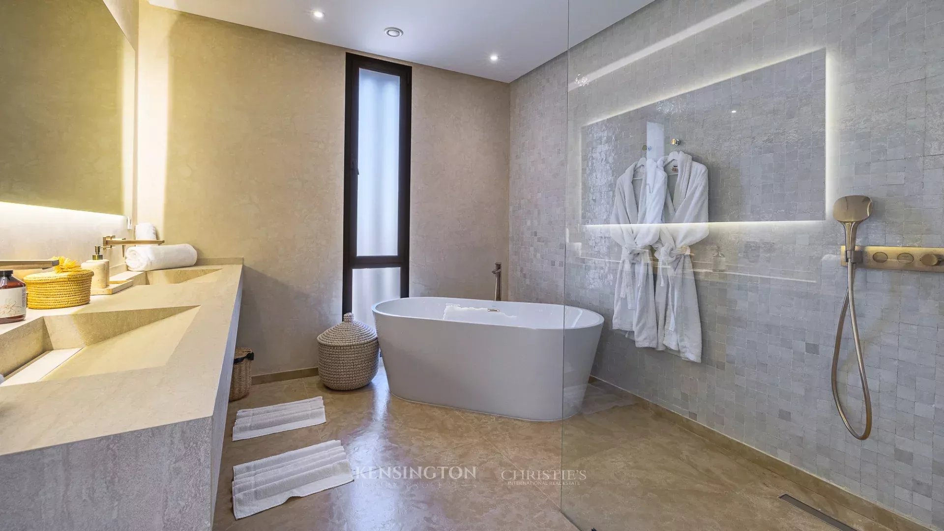6 Bedroom Villa/Townhouse's Image 44