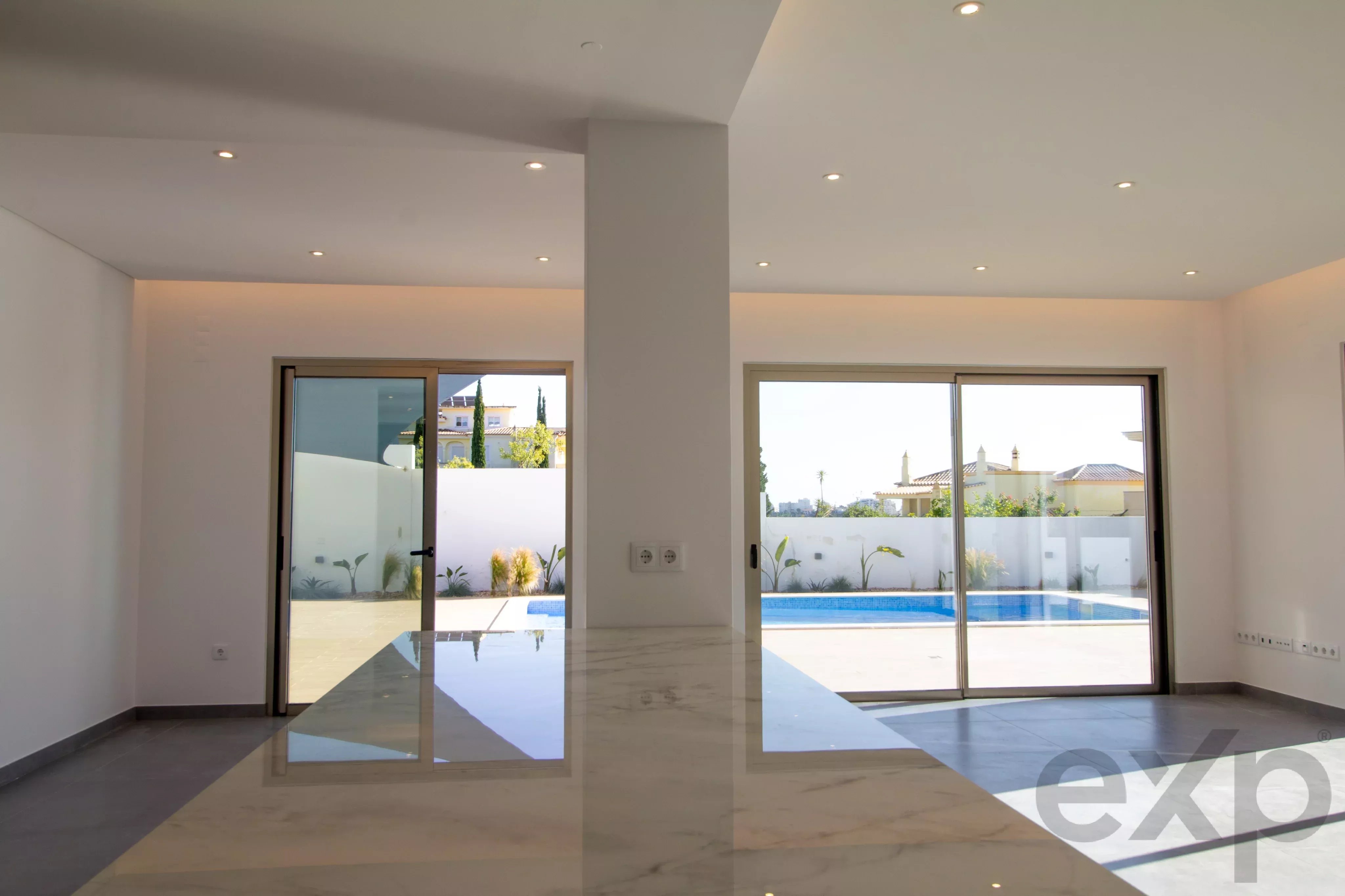 Luxury Contemporary Home with Sea View in Ferragudo 87049638 image 14