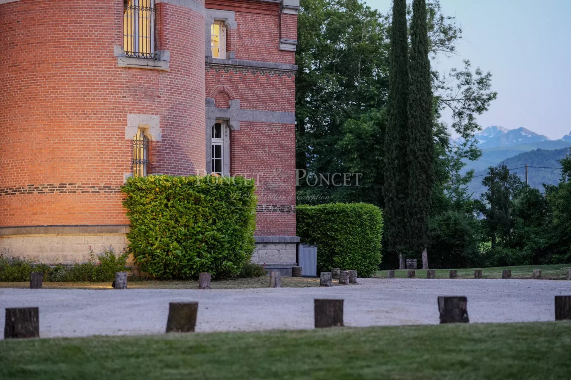 17 Bedroom Chateau's Image 27