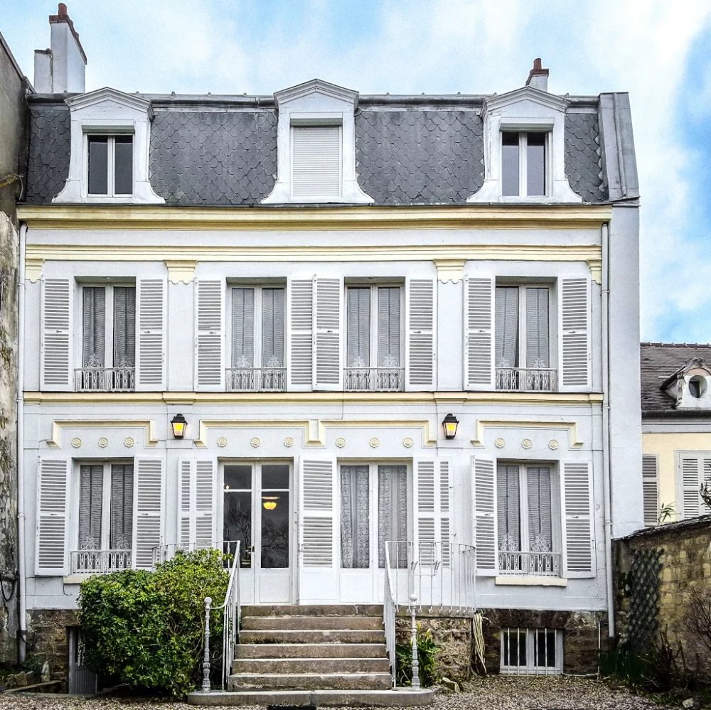 Maison de ville du Second Empire à Andrésy — vers 1860, 286 m², sept chambres face à la Seine, à 30 minutes de Paris