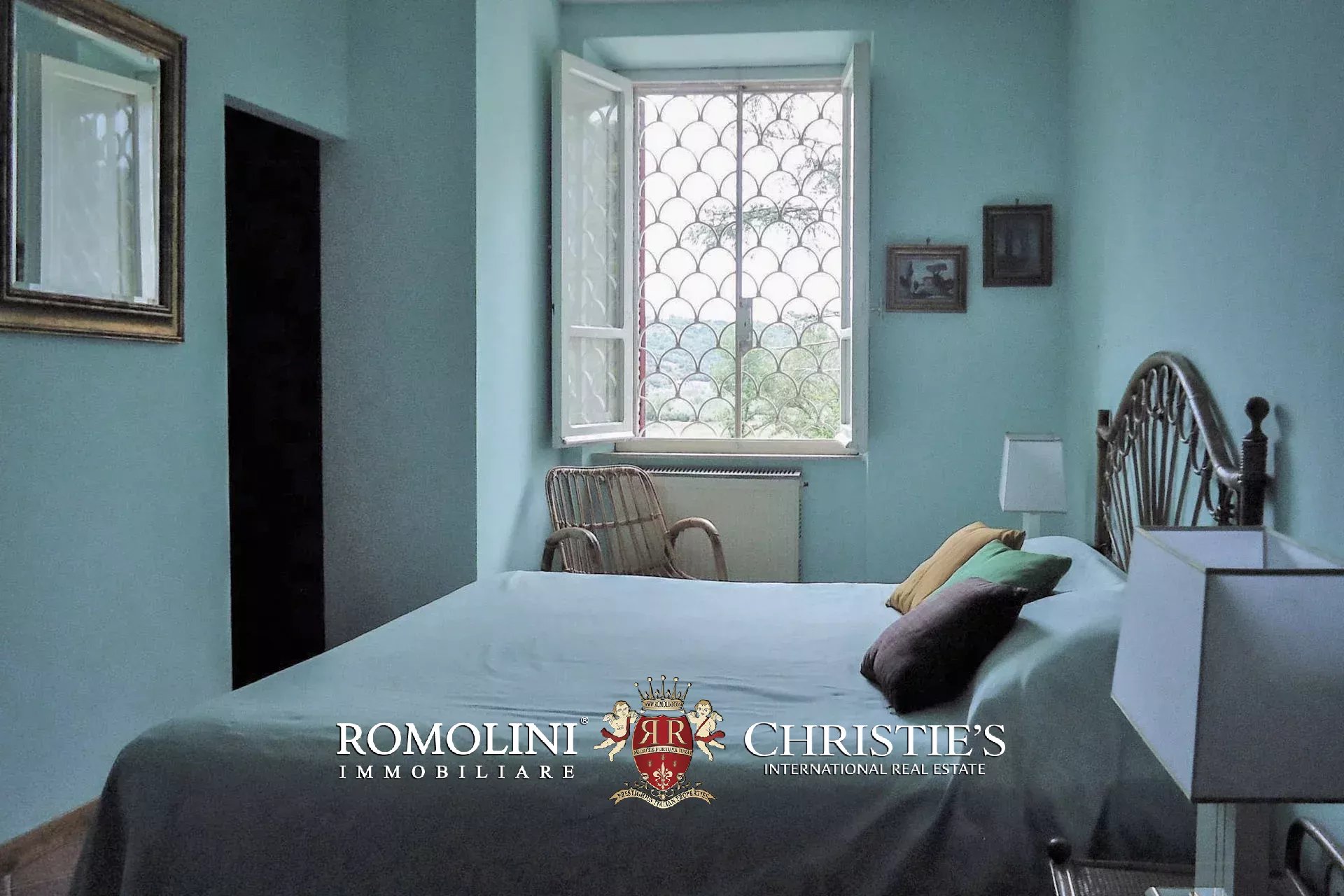 UMBRIAN COUNTRY ESTATE FOR SALE NEAR TODI