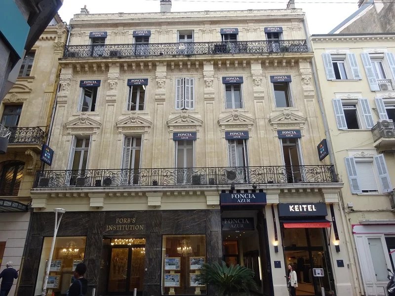 Agence immobilière de 