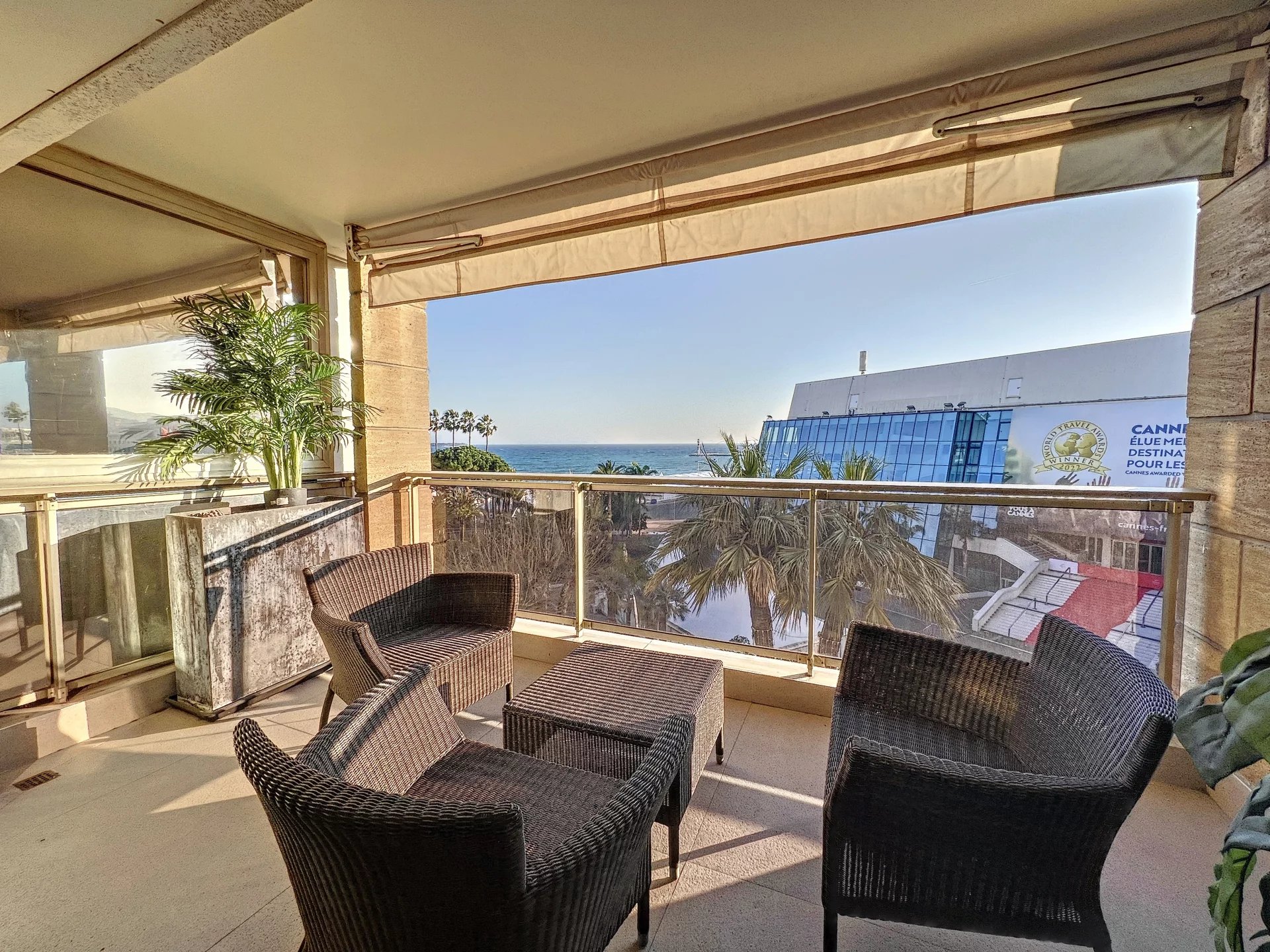 Appartement location Cannes Croisette face au Palais des Festivals