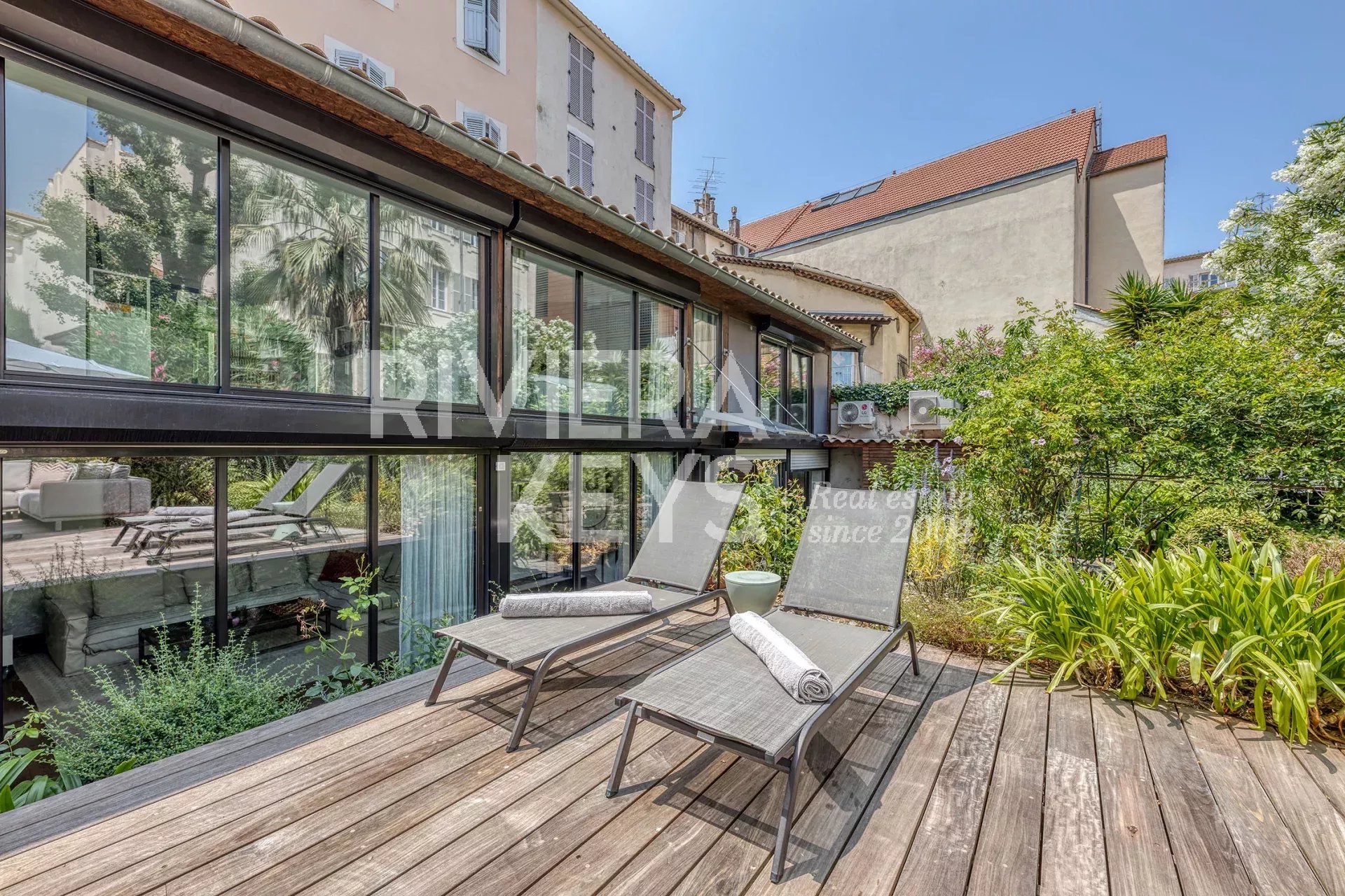 CANNES - Banane: Exceptionell 5-rumsvilla mitt i staden med trädgård och absolut lugn!