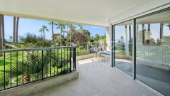 SOLE AGENT : Superb 4-room apartment with panoramic sea view — photo 3 of 7