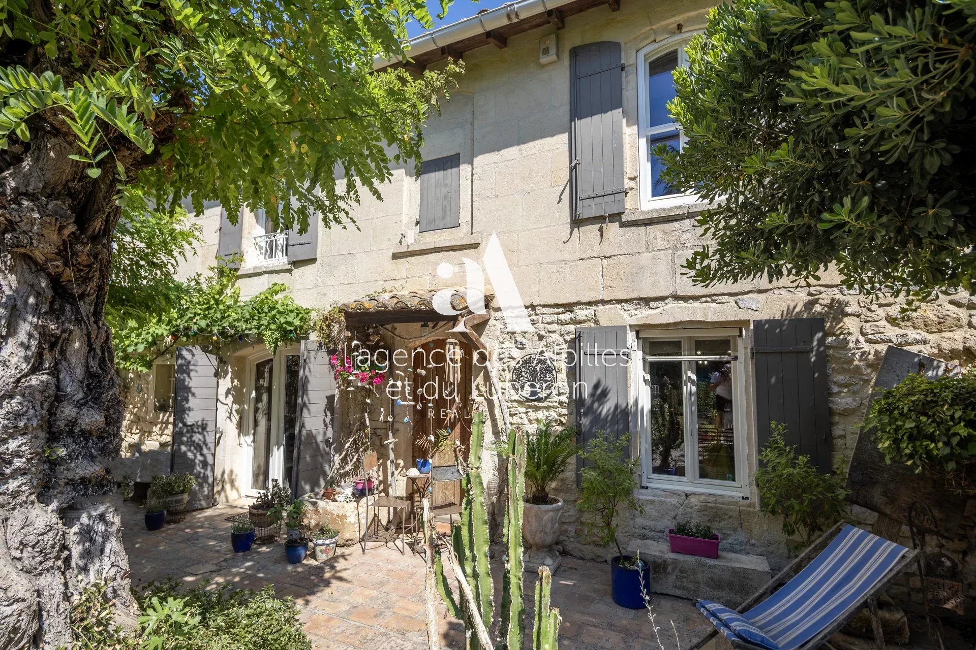 Enchanting Mas (old farmhouse)in the Heart of Provence