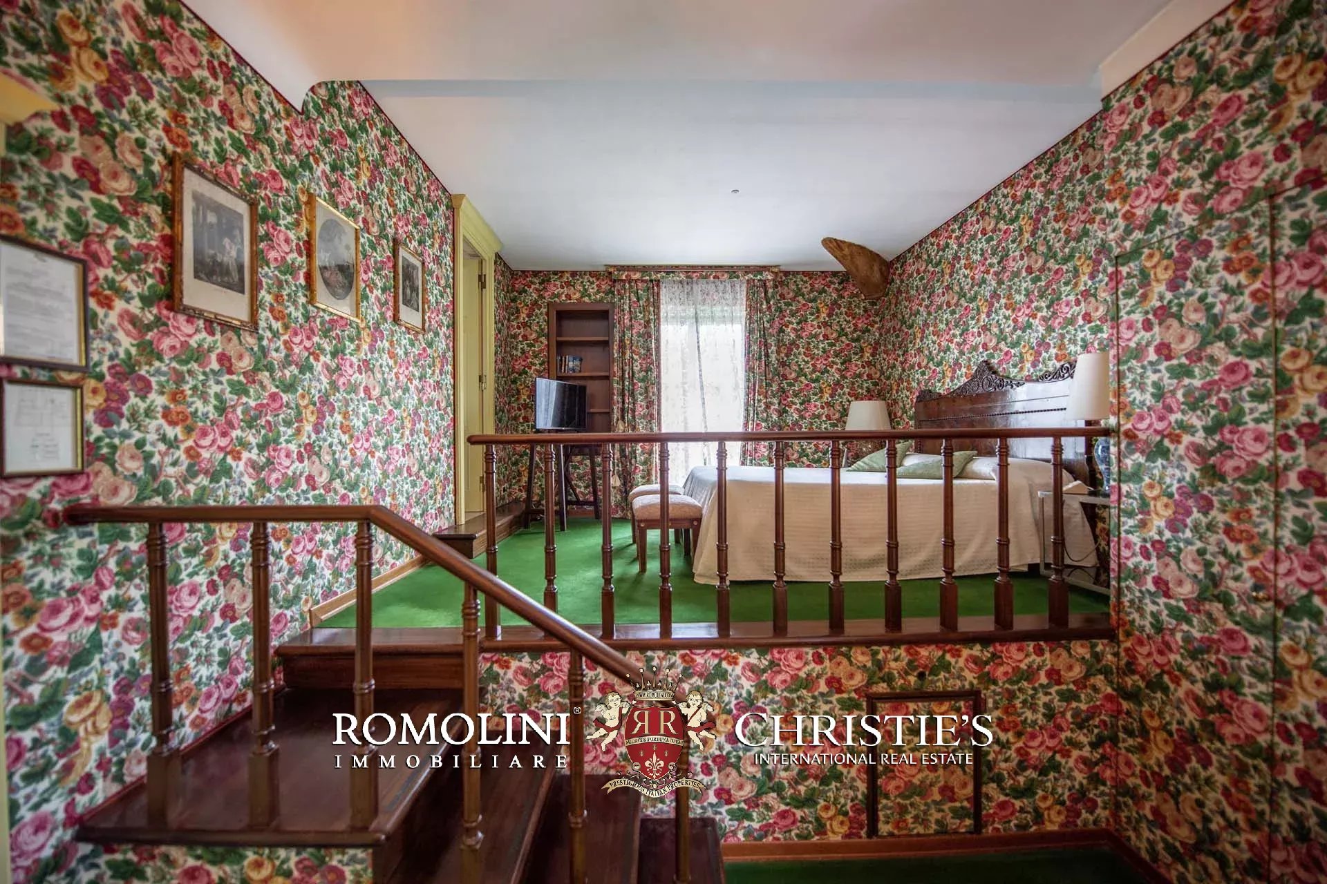 10 Bedroom Villa/Townhouse's Image 27