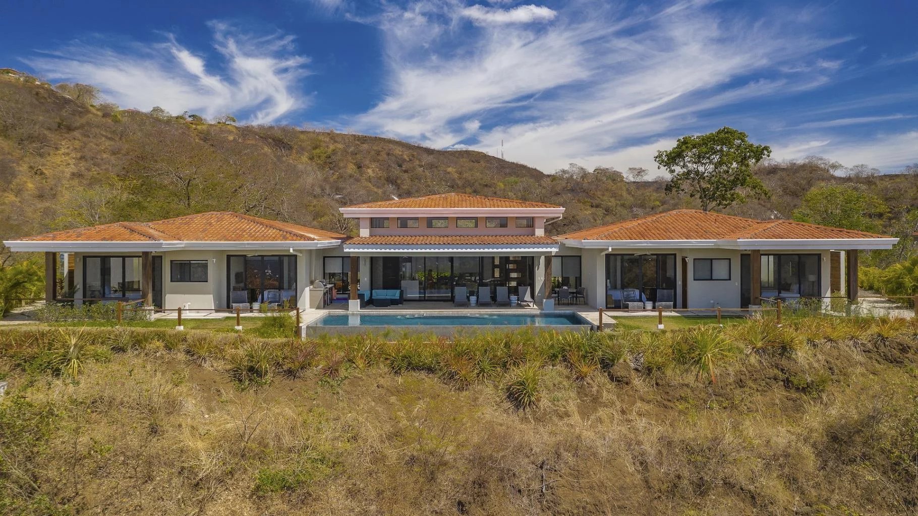 Très belle villa contemporaine avec vue sur l'océan