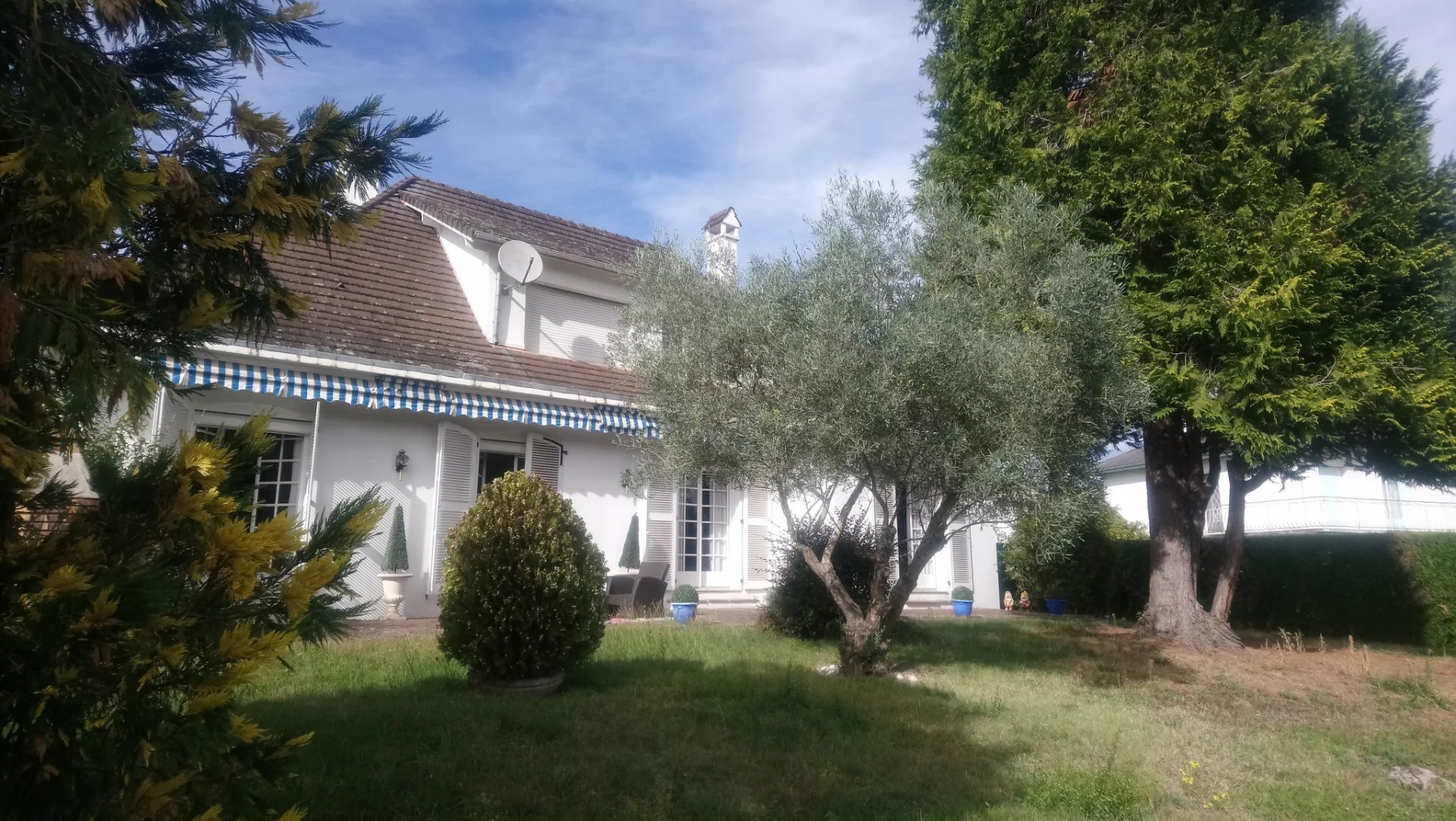 Belle maison  style Ile de France Lourdes