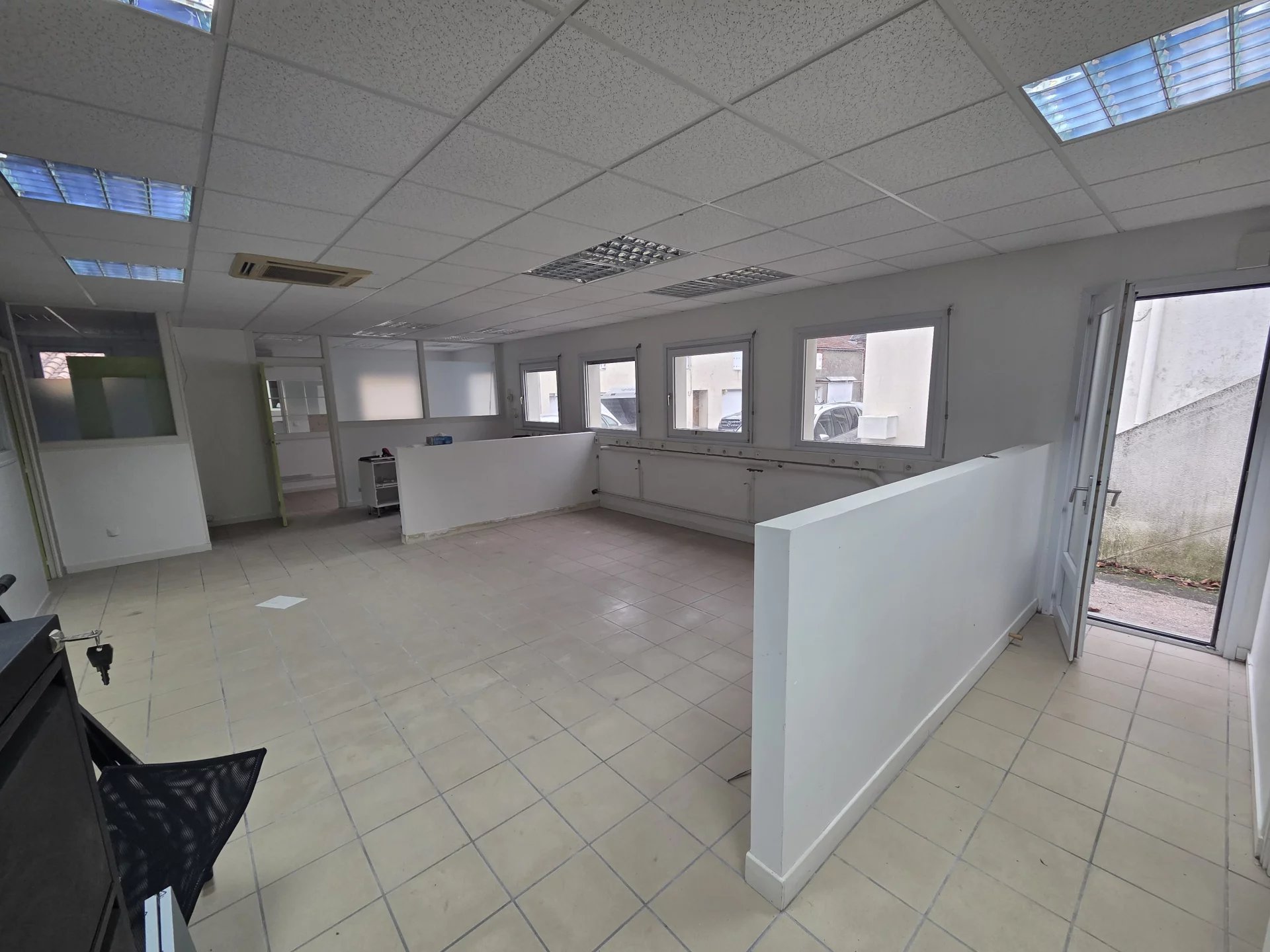 Achat Commerce T3 à Machecoul-Saint-Même (44270) - 132m²