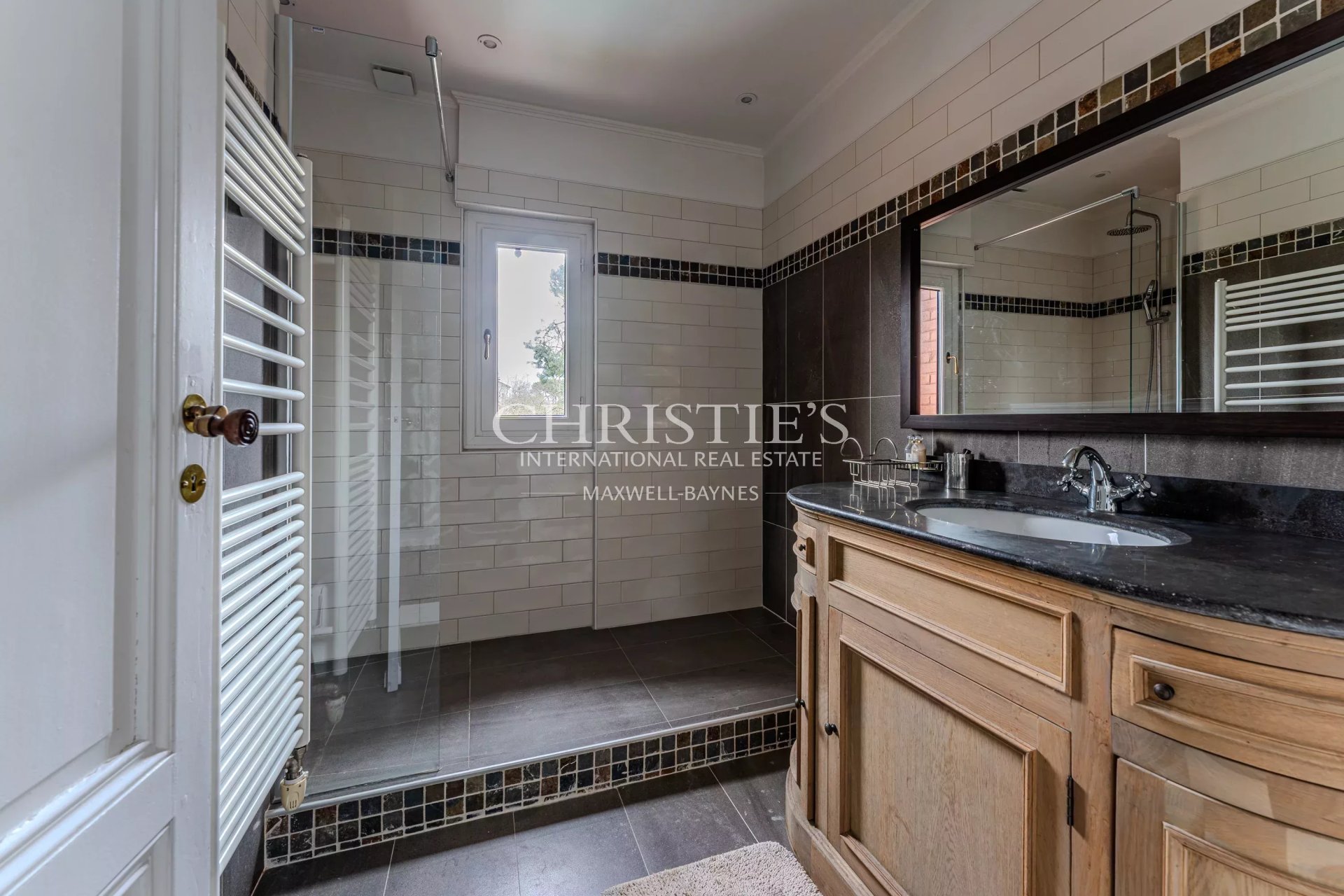 7 Bedroom Villa/Townhouse's Image 8
