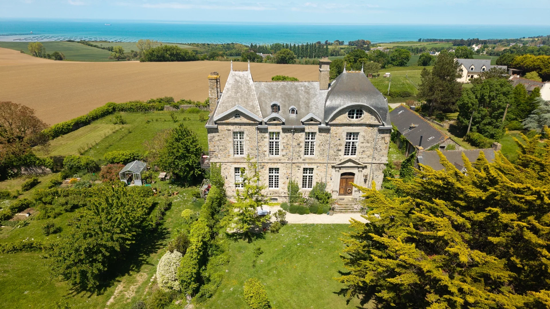 Lamballe-Armor - MAGNIFICENT 18th-CENTURY CHÂTEAU WITH SEA VIEW, A JEWEL OF HISTORY IN THE HEART OF THE BRETON COAST
