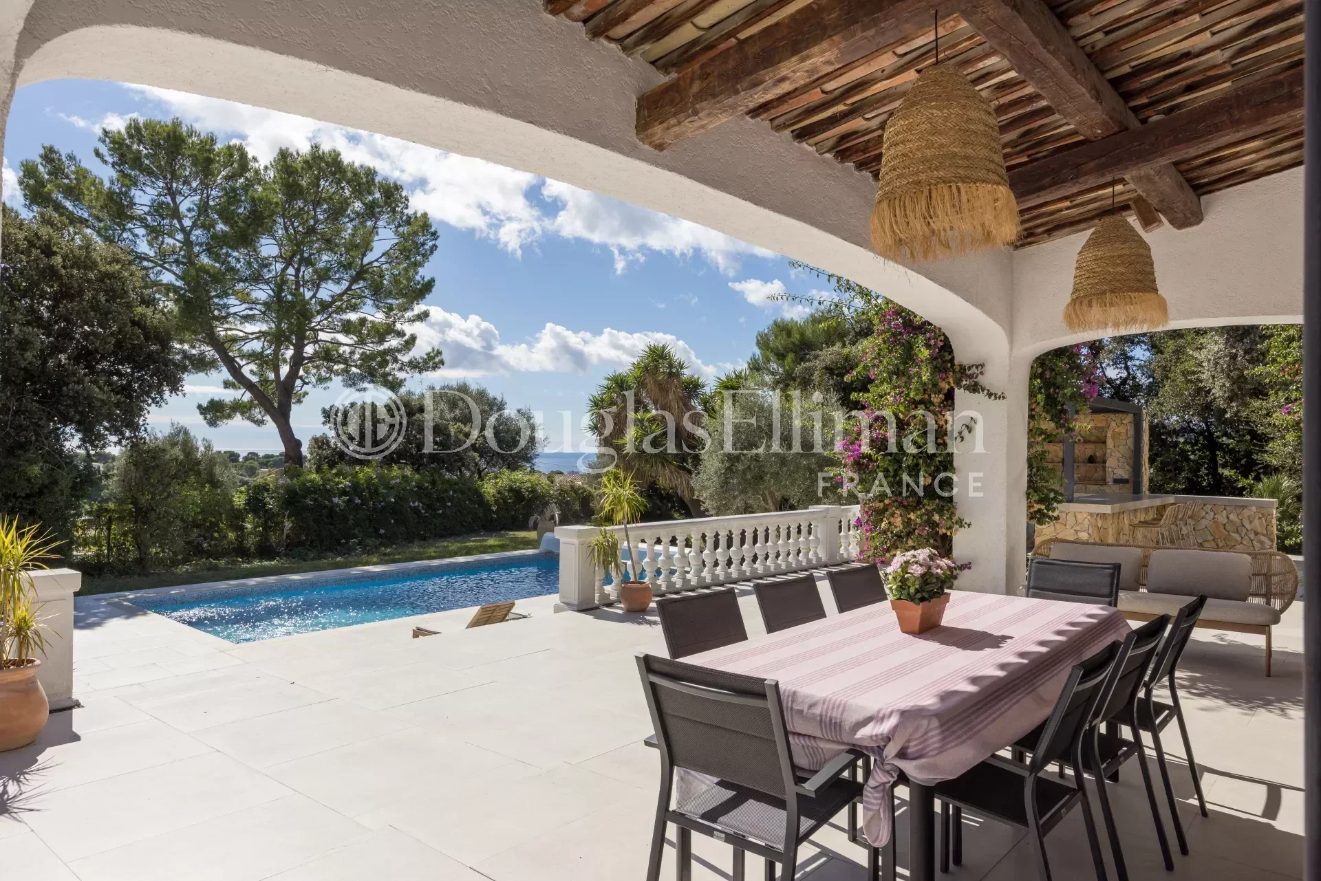 ANTIBES – Villa rénovée – Vue mer et calme absolu - Image nᵒ3