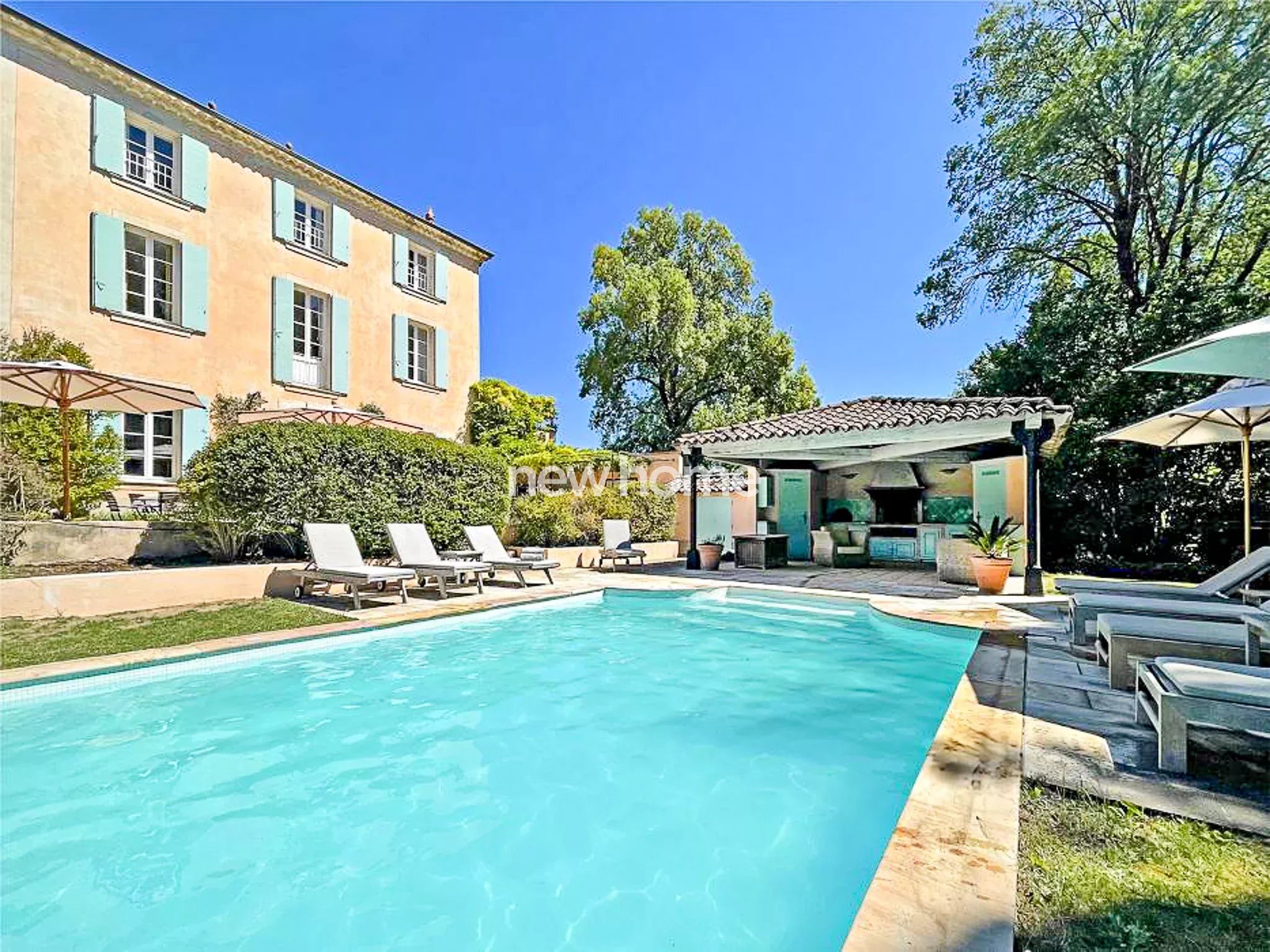 Demeure d'exception à Salernes : 7 chambres, ascenseur et parc de 5 800 m²