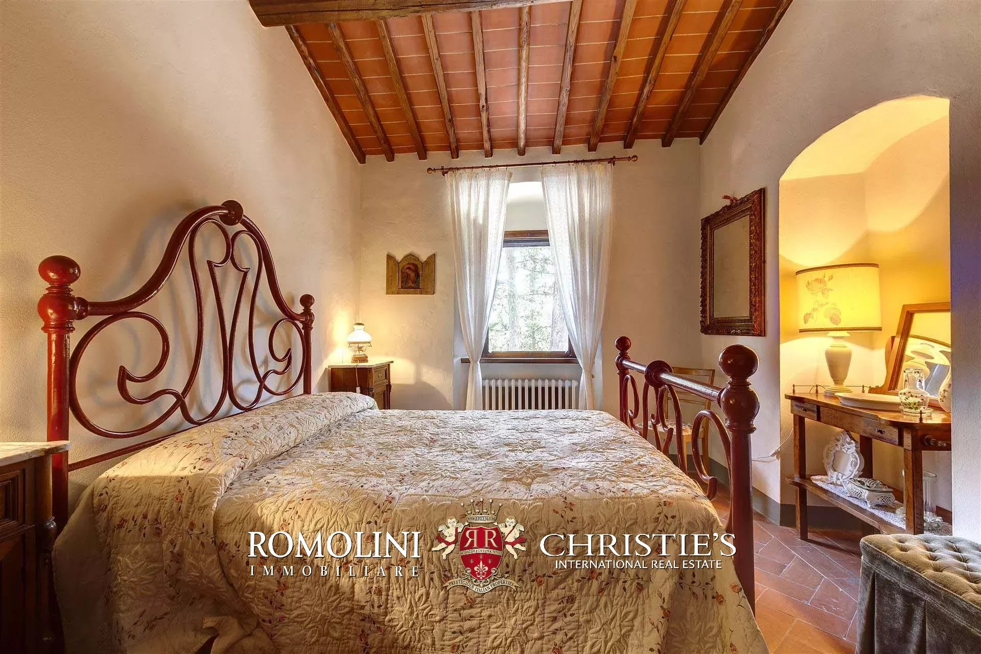 9 Bedroom Vineyard's Image 43