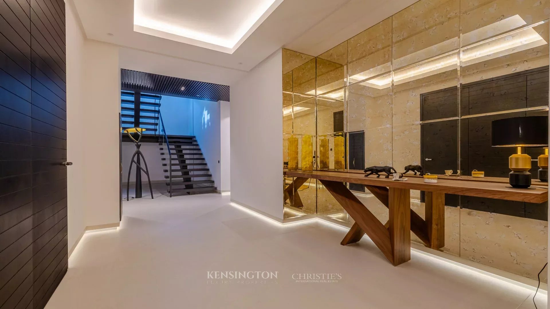 4 Bedroom Villa/Townhouse's Image 60