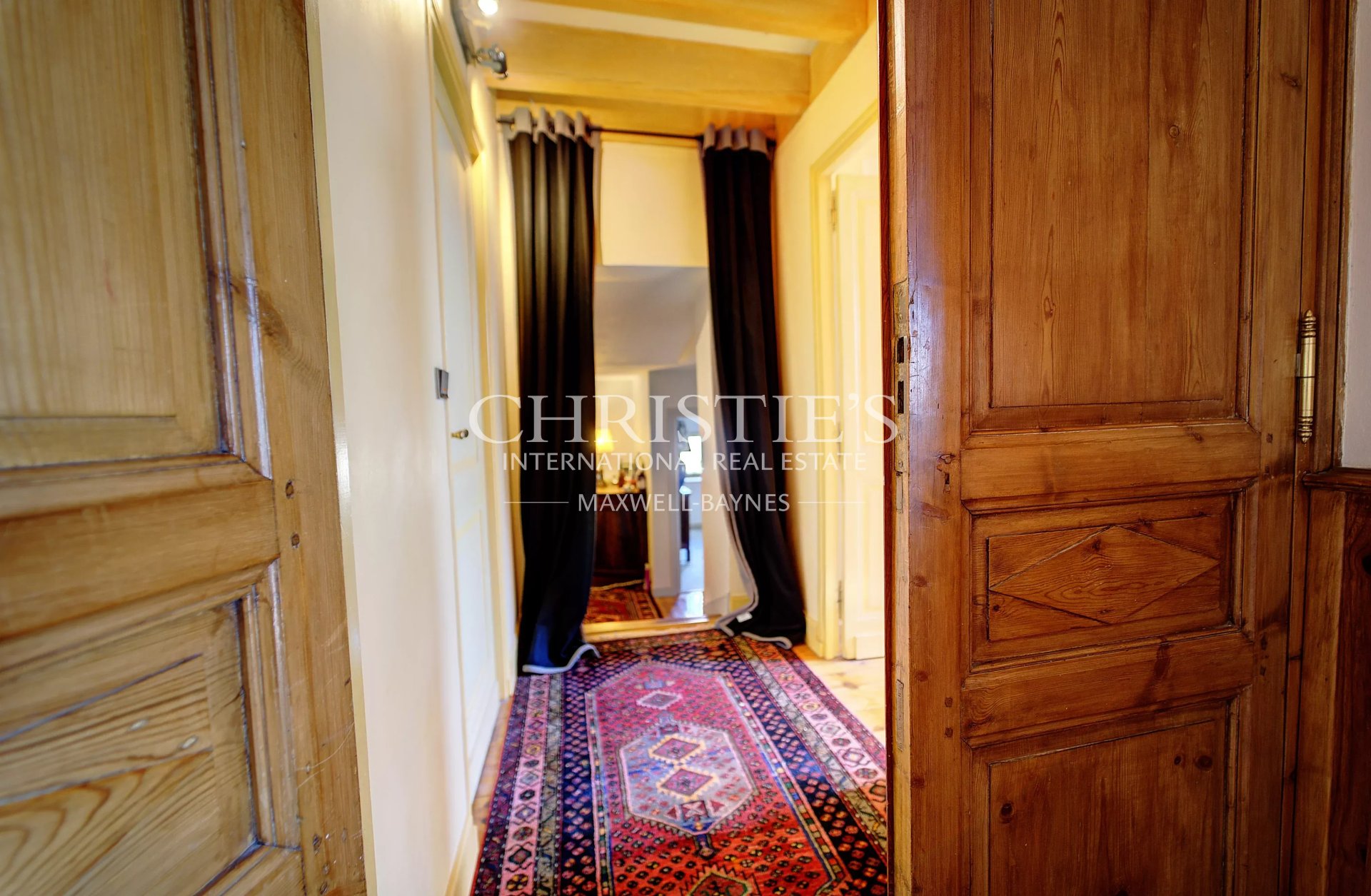 8 Bedroom Villa/Townhouse's Image 13