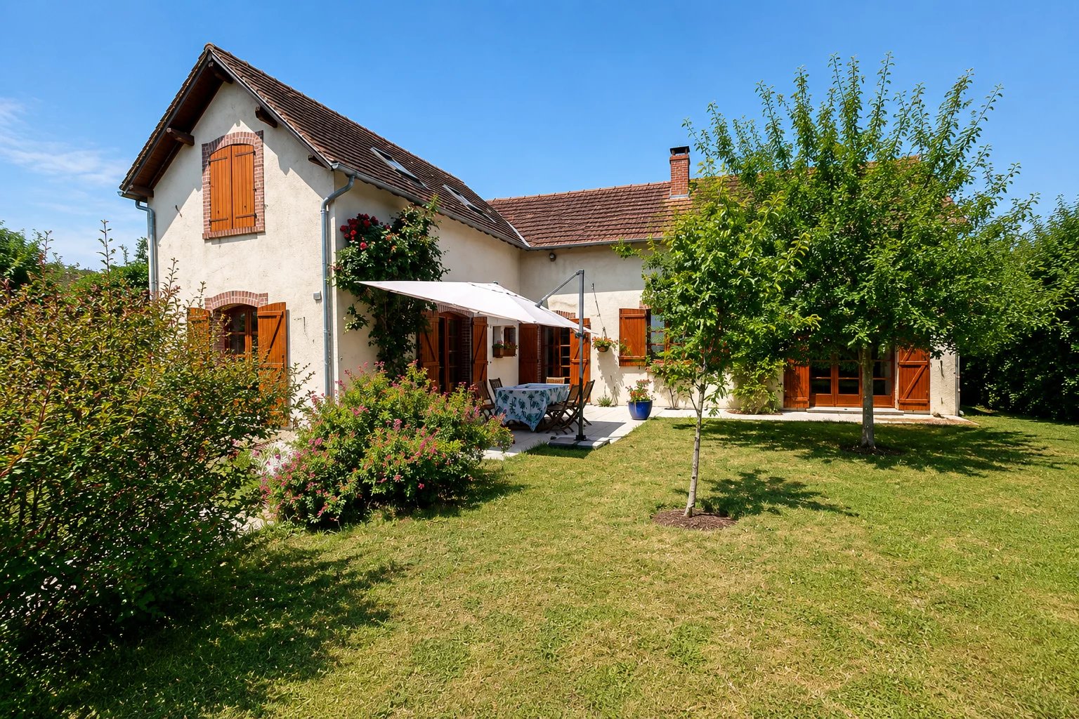 Maison familiale à environ 10mns de la gare de MAINTENON