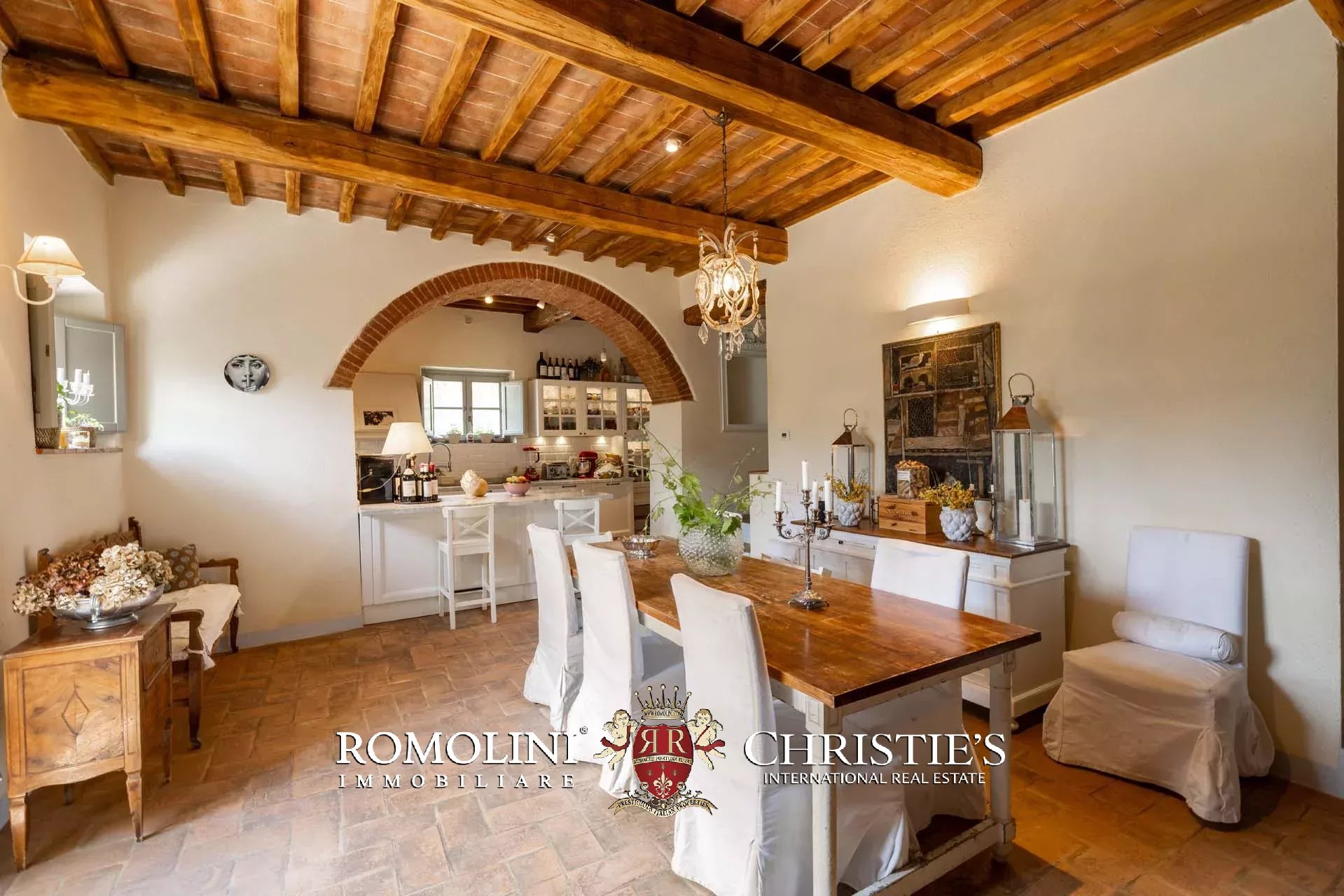 6 Bedroom Villa/Townhouse's Image 33