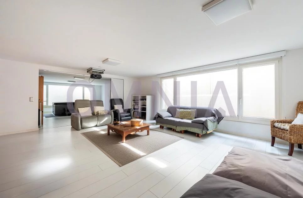 Villa de 330 m2 avec piscine et 1000 m2 de terrain