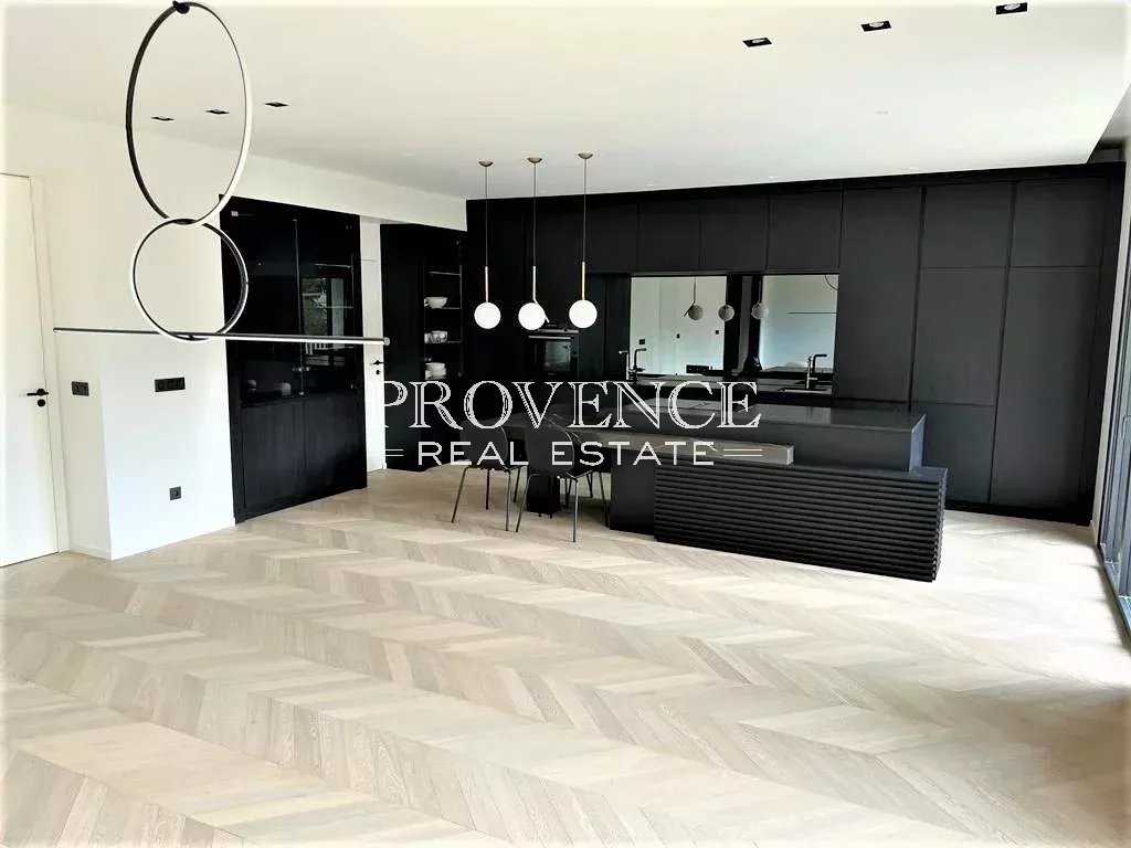 PLACE DELIBES - FURNISHED RENTAL T4