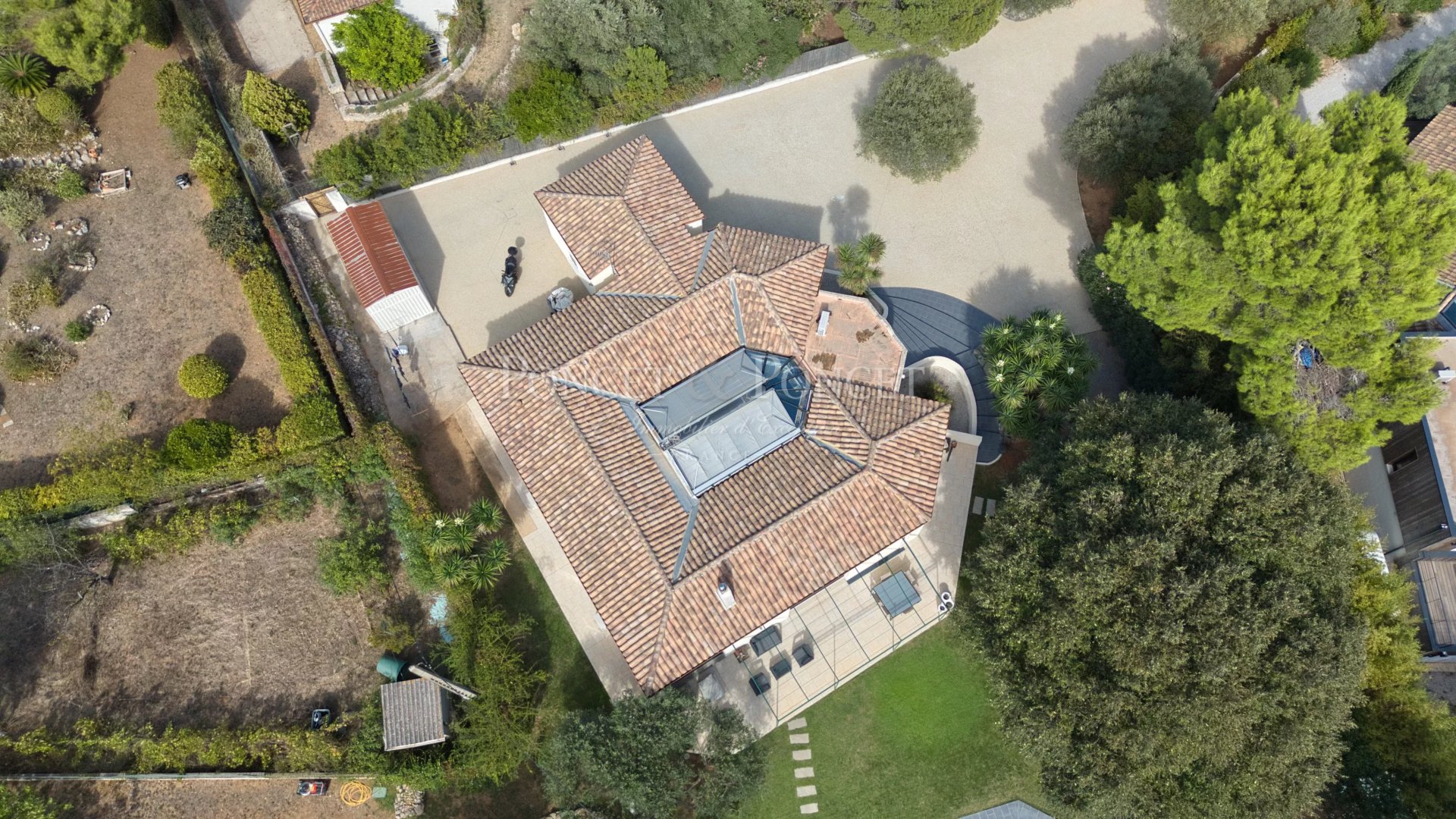 5 Bedroom Villa/Townhouse's Image 21