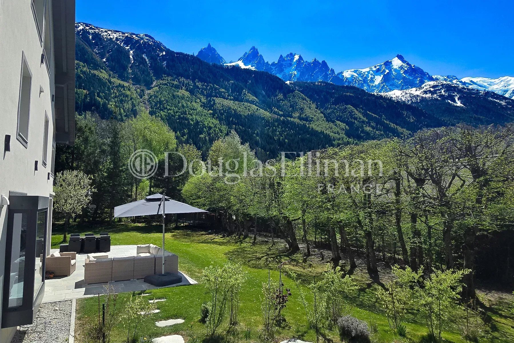 CHAMONIX – Chalet magnifiquement rénové aux Praz - Image nᵒ3