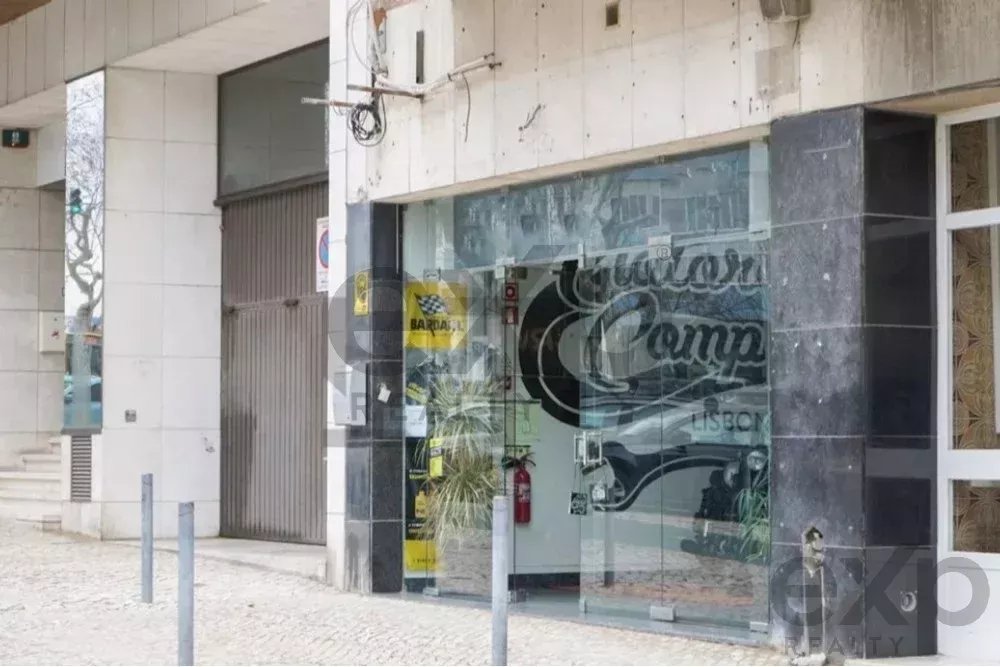 Large store in central location 85506677 image 3