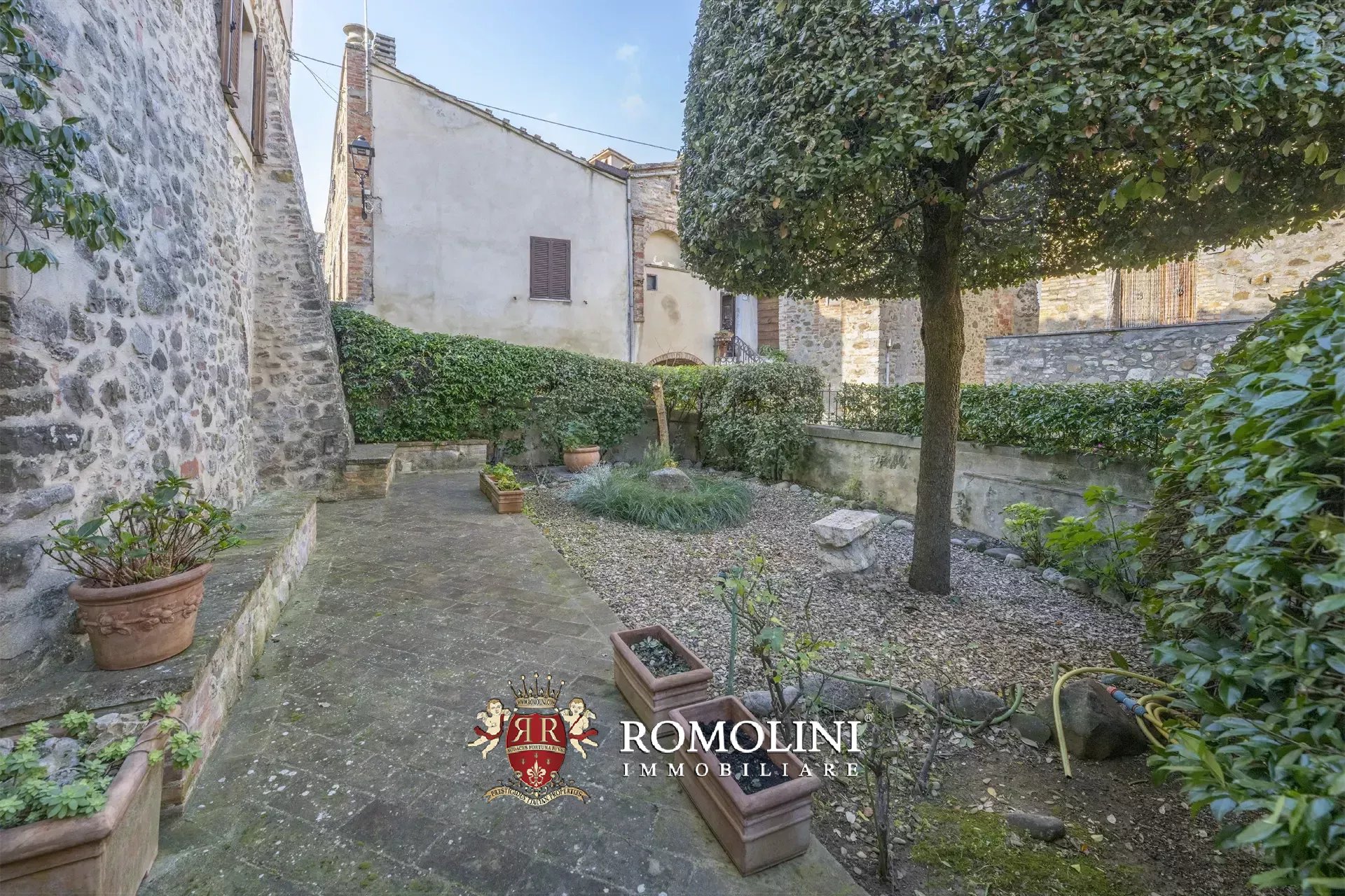 4 Bedroom Villa/Townhouse's Image 4