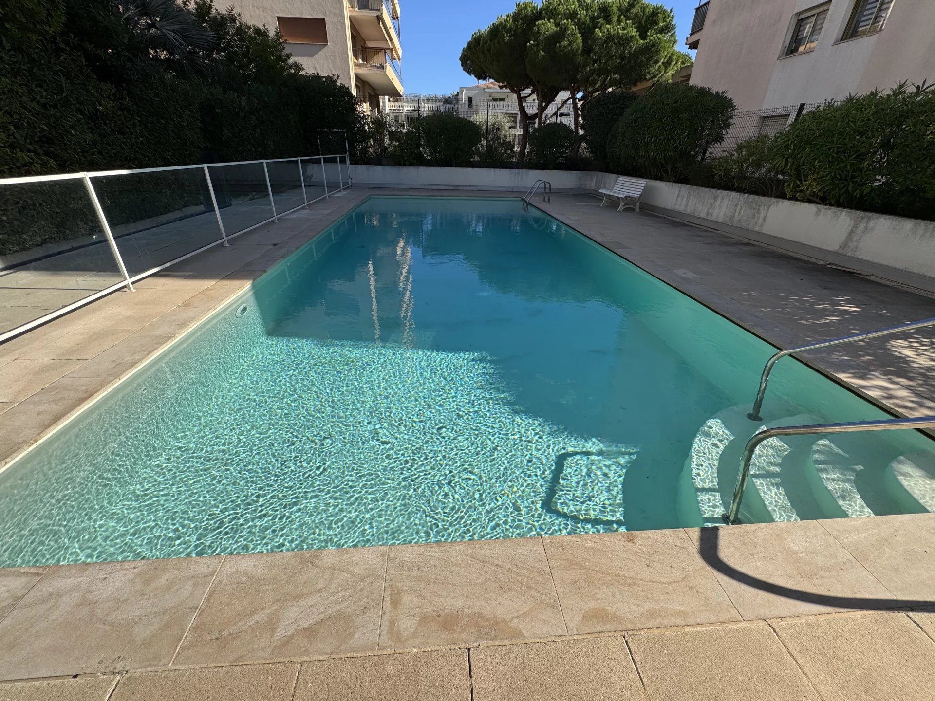 Cannes vente 3 pièces en rez de jardin