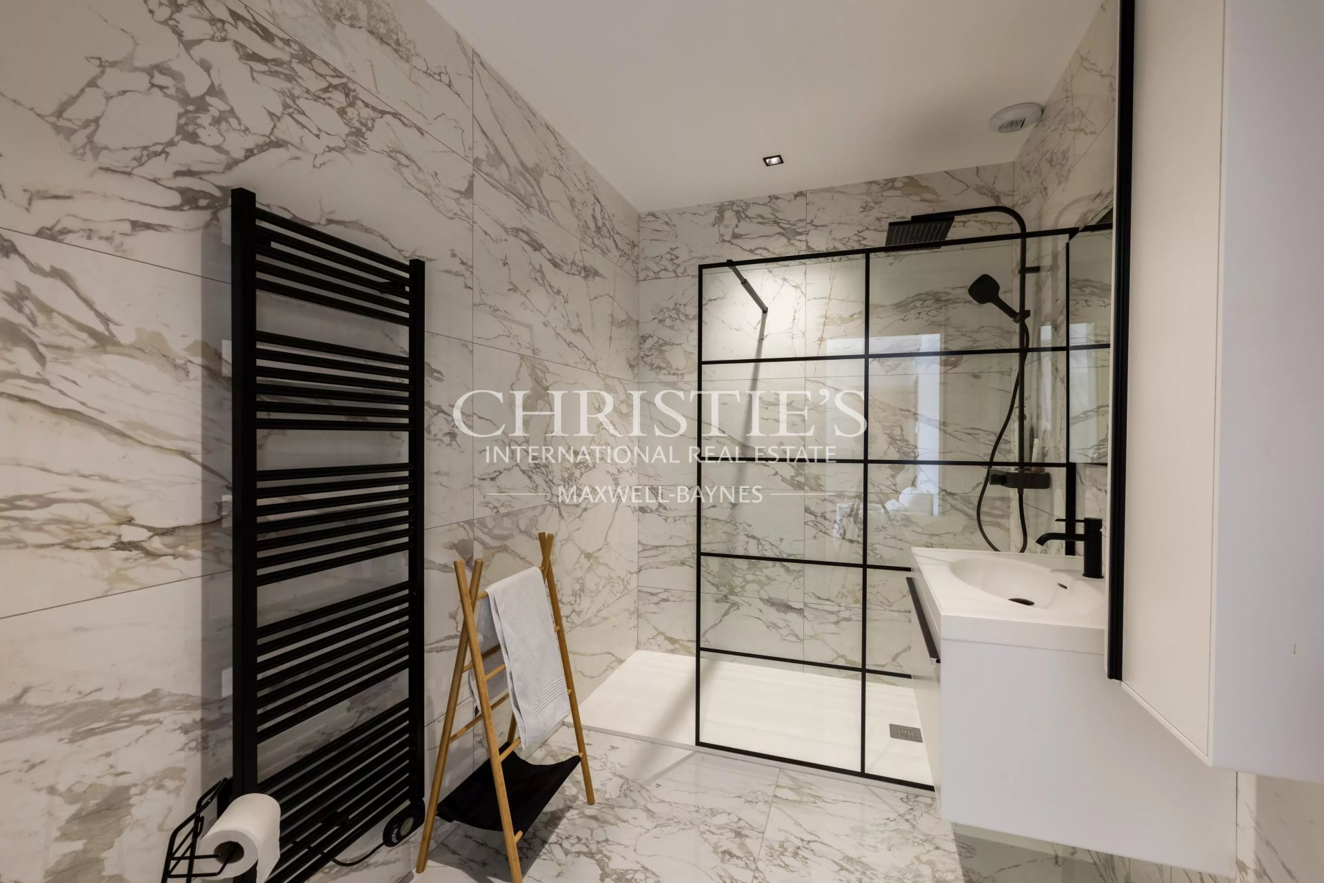 9 Bedroom Villa/Townhouse's Image 13