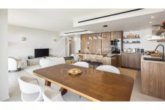 Contemporary corner apartment — photo 2 of 7