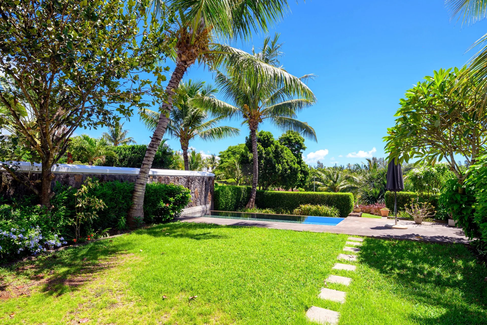 4-Bedroom Townhouse with Private Pool and Garden