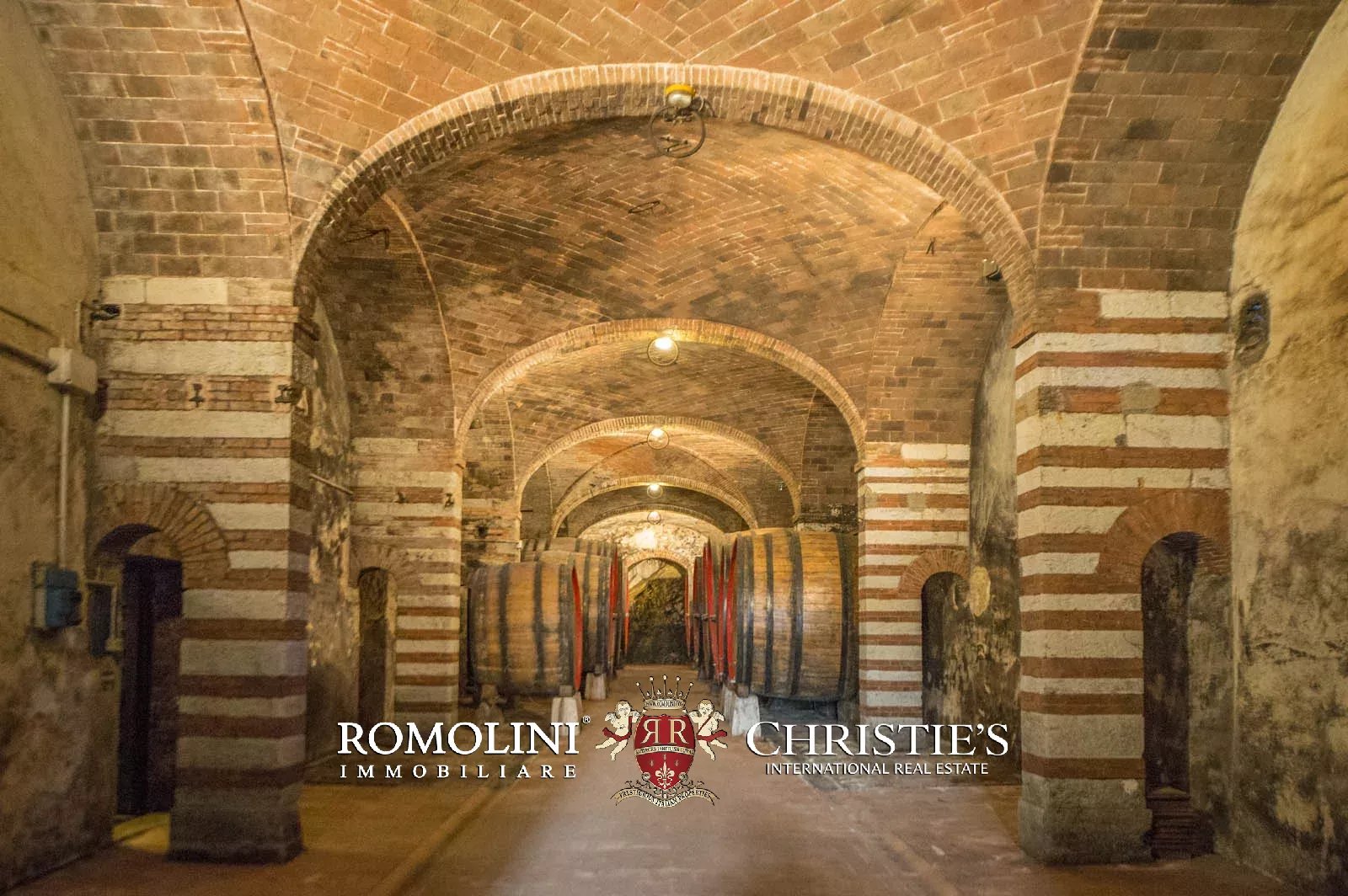 LUXURY HISTORICAL VILLA FOR SALE IN RADDA IN CHIANTI, TUSCANY