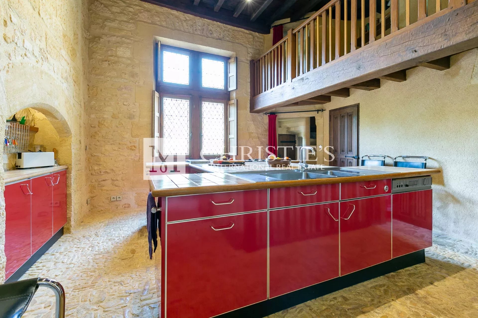 9 Bedroom Chateau's Image 10