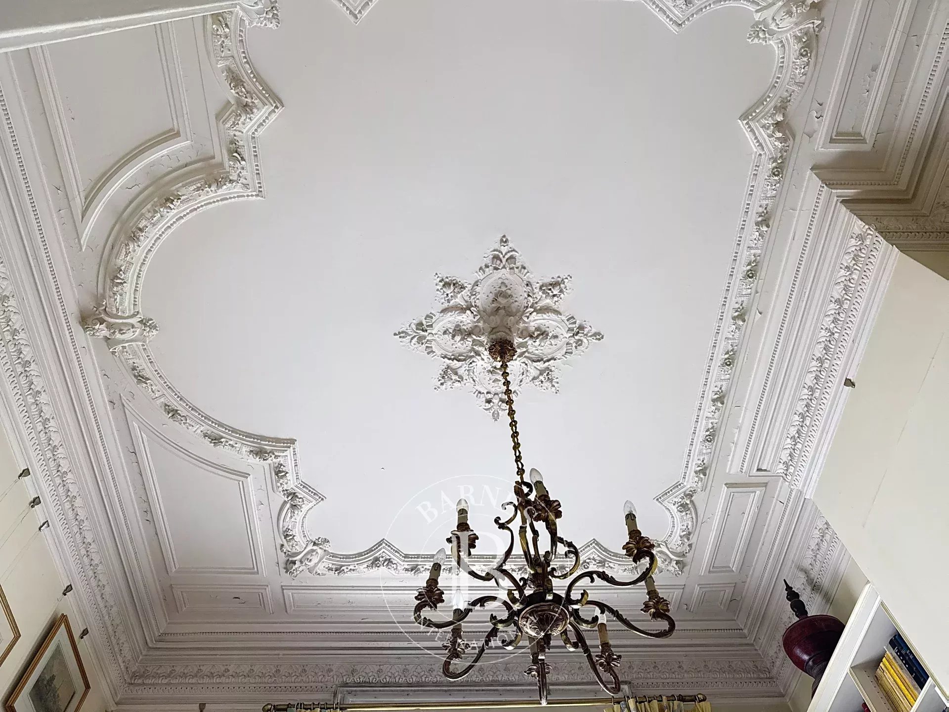 Quartier Châtelain, magnifique maison de maître à rénover