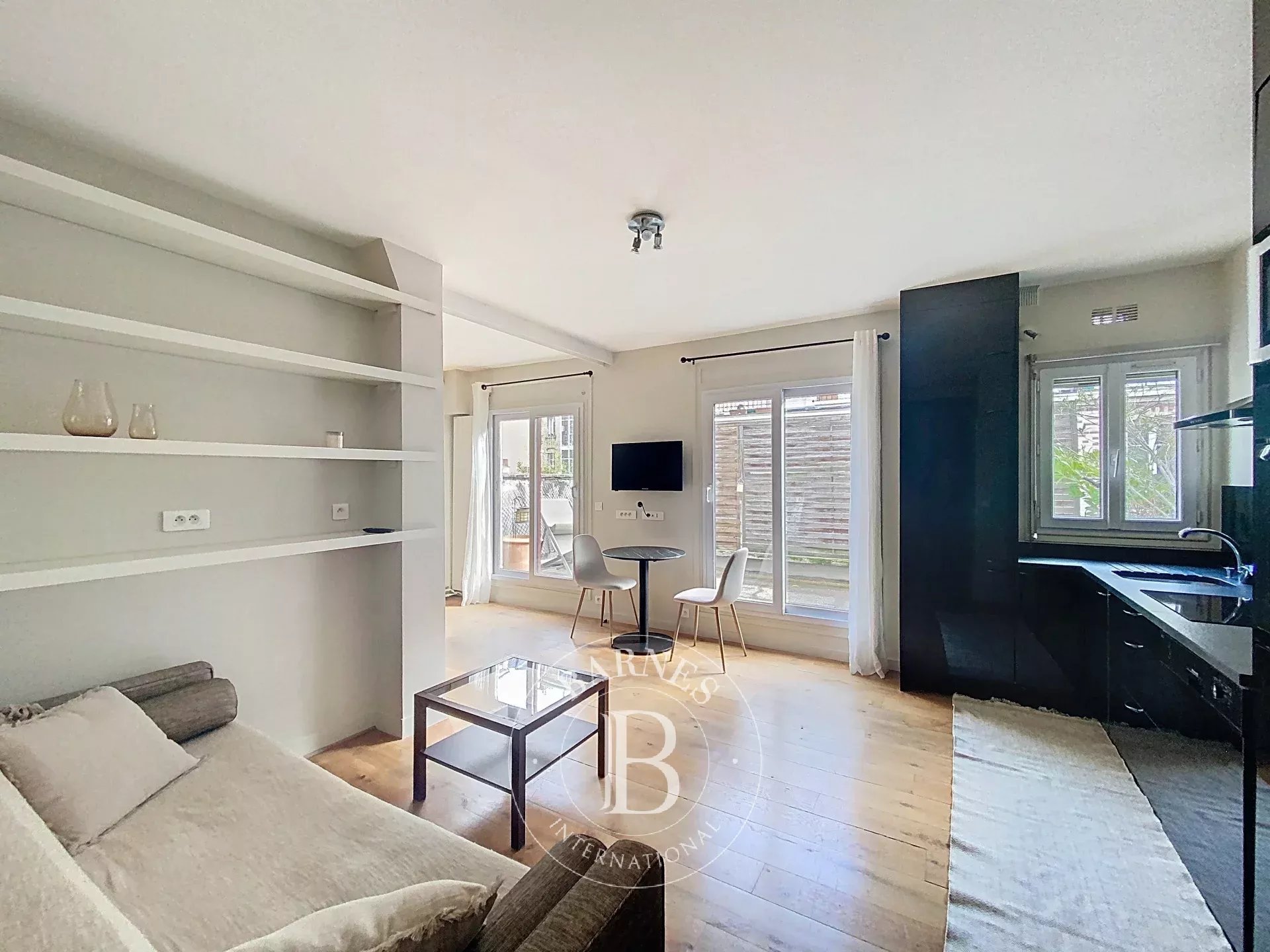 Apartment Neuilly-sur-Seine - picture 2