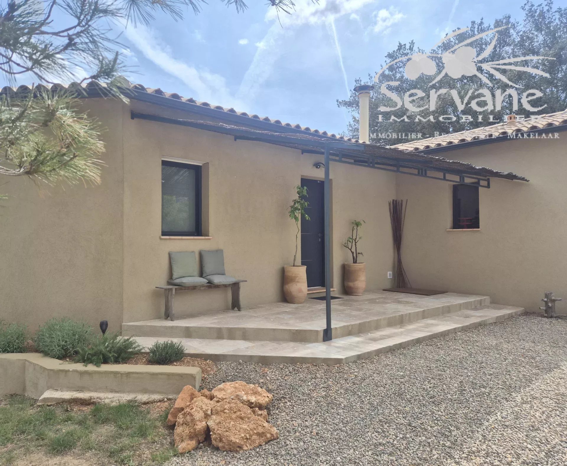 Villa and 4 gites in Cotignac, unique layout with pool house and pool