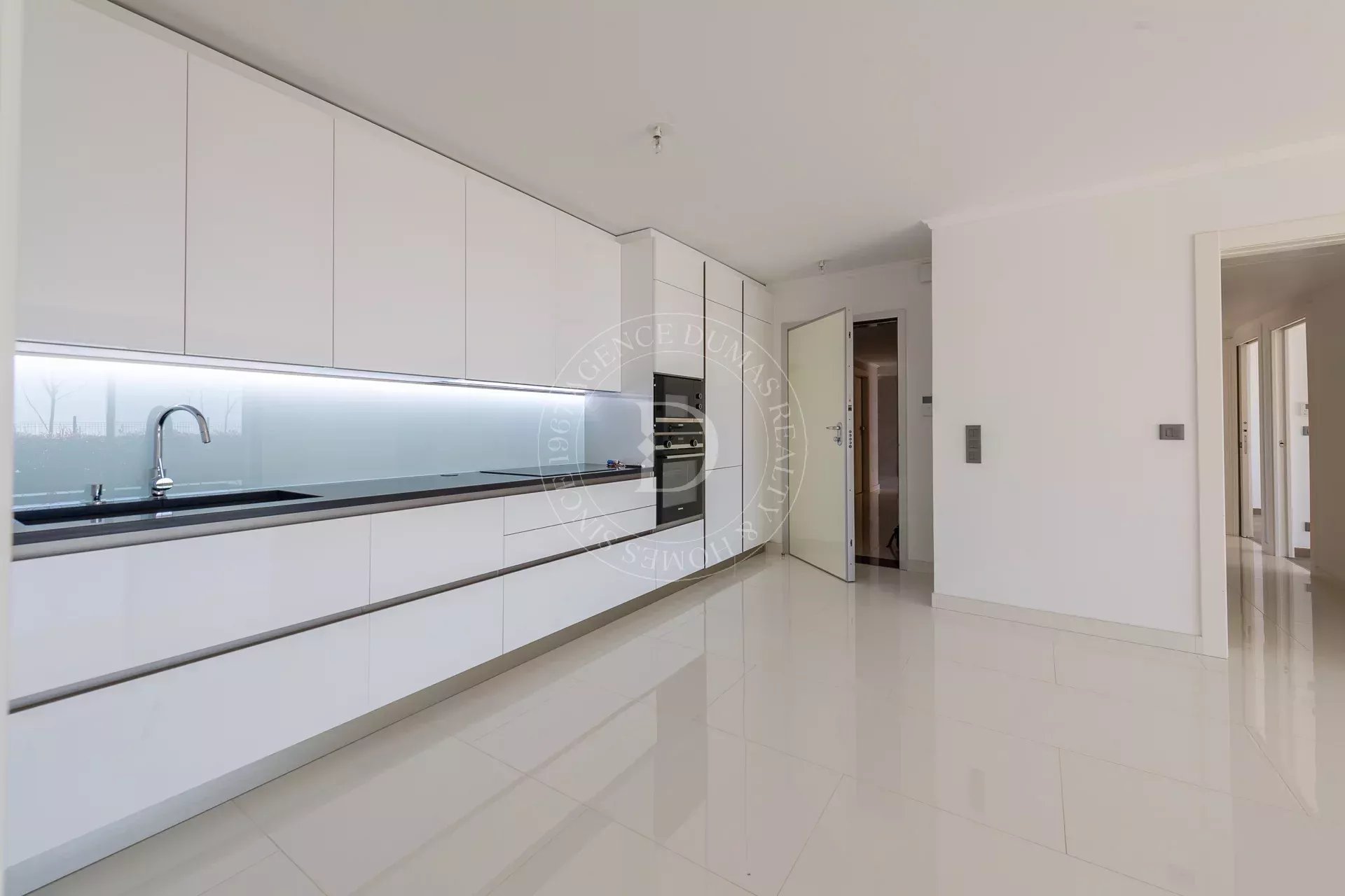 Appartement Neuf d'Exception avec Vue Panoramique sur la Mer et Monaco - Photo 4