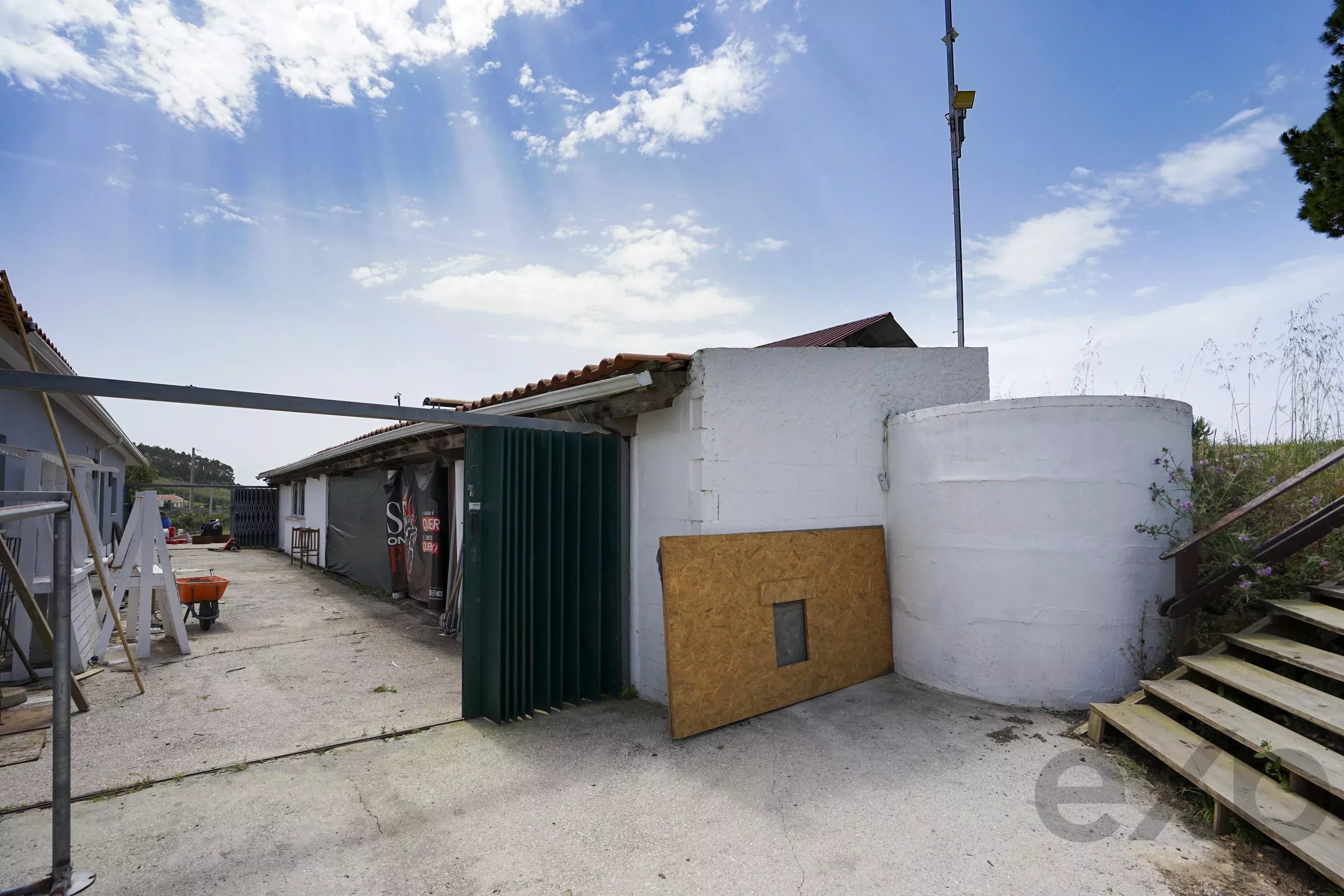 A dos Cunhados - Commercial farm with a plot of land measuring 9630 square meters 87016840 image 45
