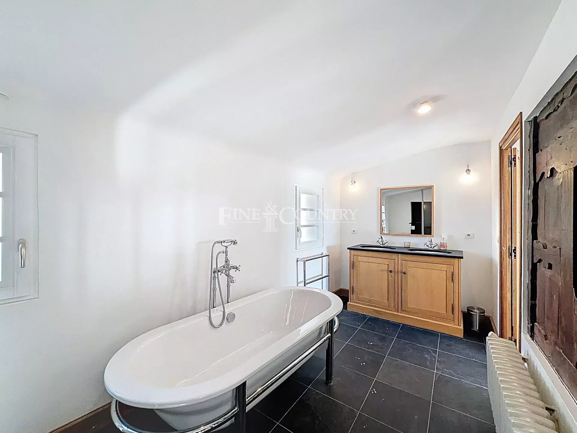 Photo of 4 Houses for sale in Saint-Cezaire-sur-Siagne