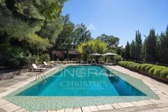 17th-Century Luxury Mas with Olive Grove for Sale in Grasse — photo 2 of 7