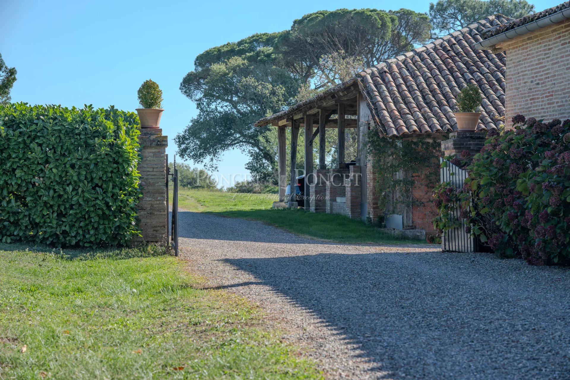 10 Bedroom Chateau's Image 29
