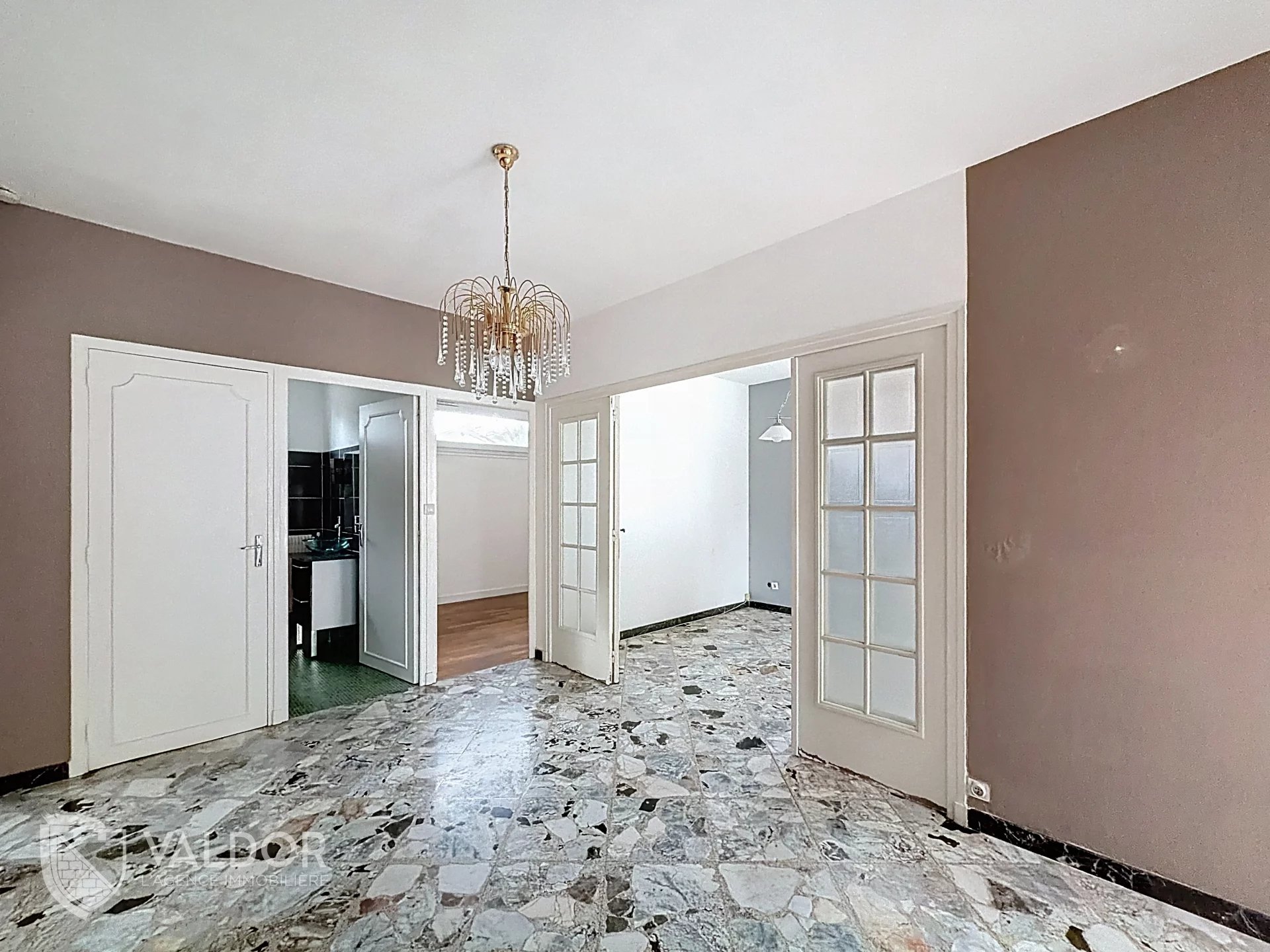 Hyper centre Montmerle - rare