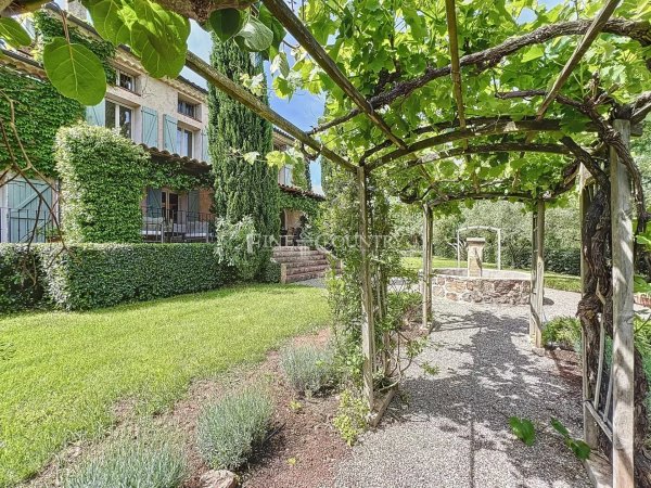 French Farmhouse for sale in Provence, Gonfaron — photo 2